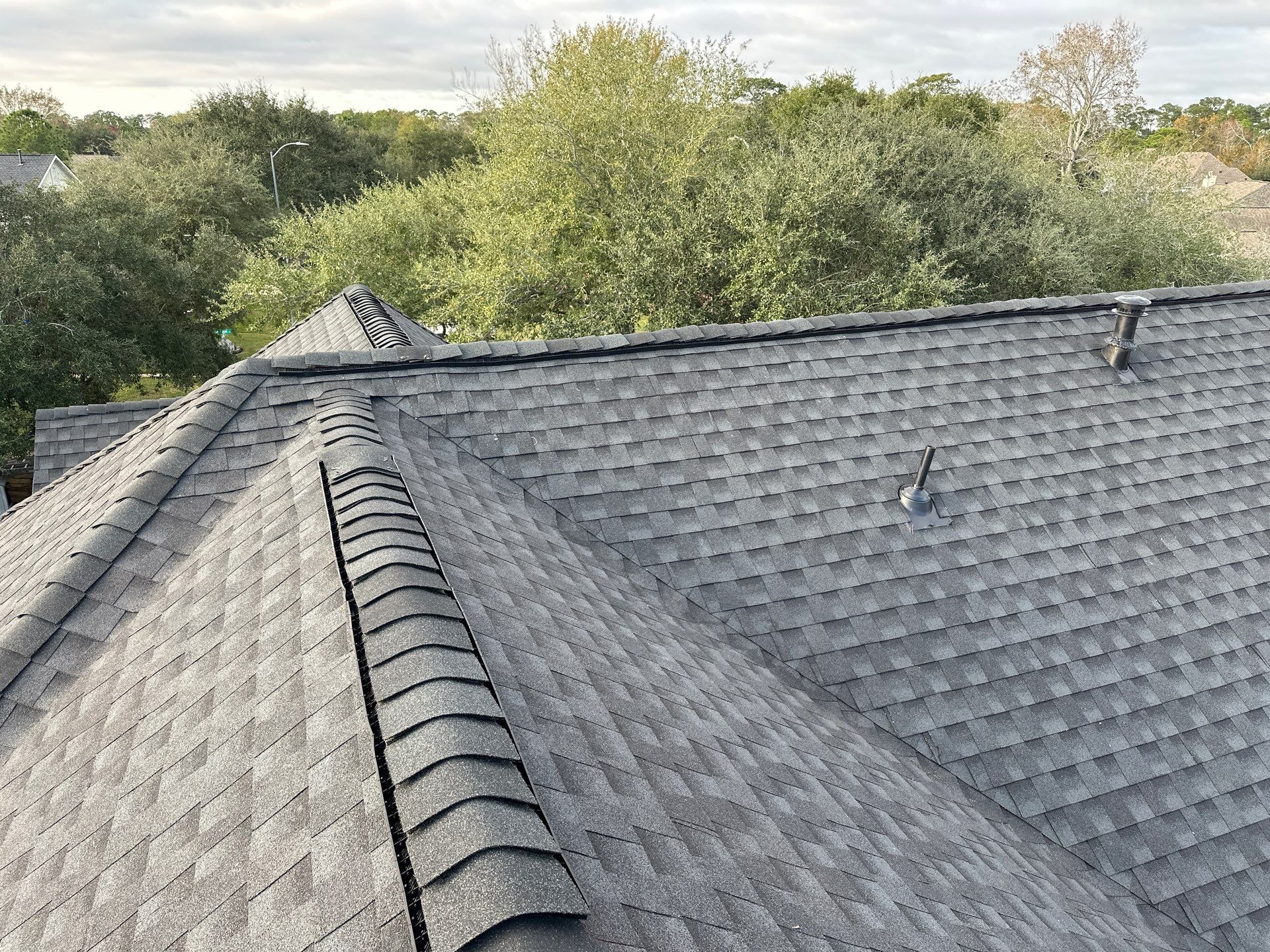 GAF HDZ CHARCOAL W/ PREMIUM RIDGE Z by Motion Roofing