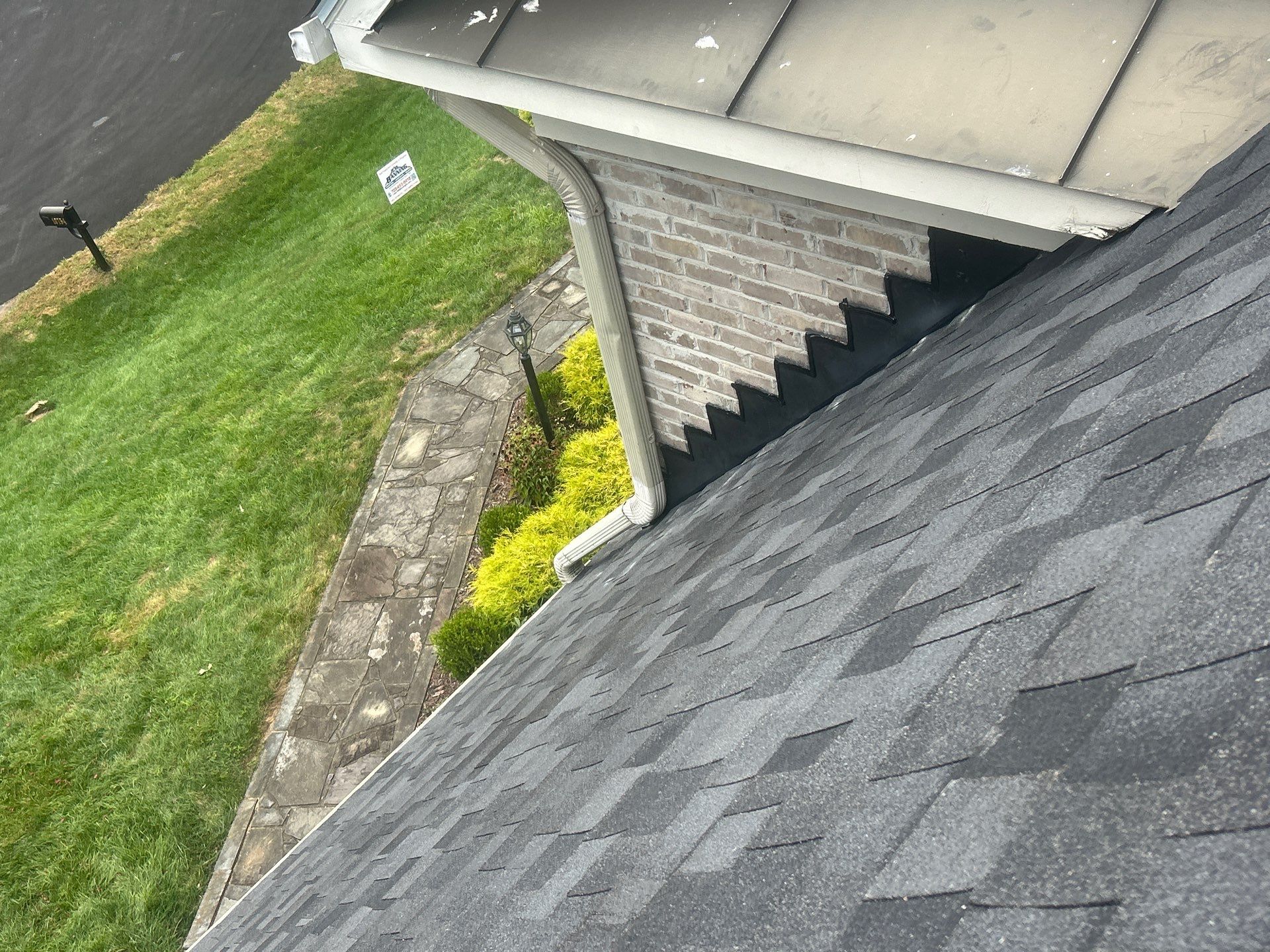 Great Falls : residential Roof with CertainTeed Landmark Pro in Max Def Moire Black  by RM Banning, Inc.