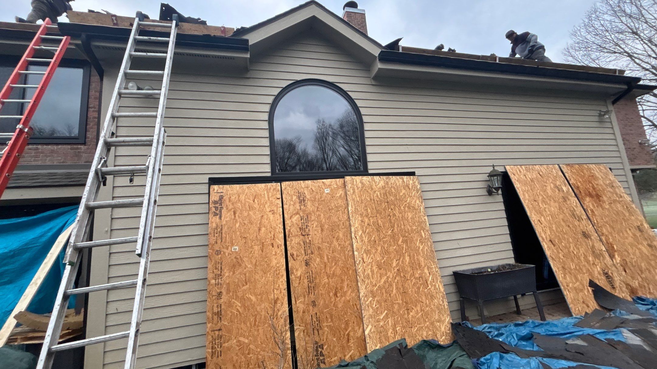 Roof Replacement using Owens Corning Onyx Black by 180 Contractors