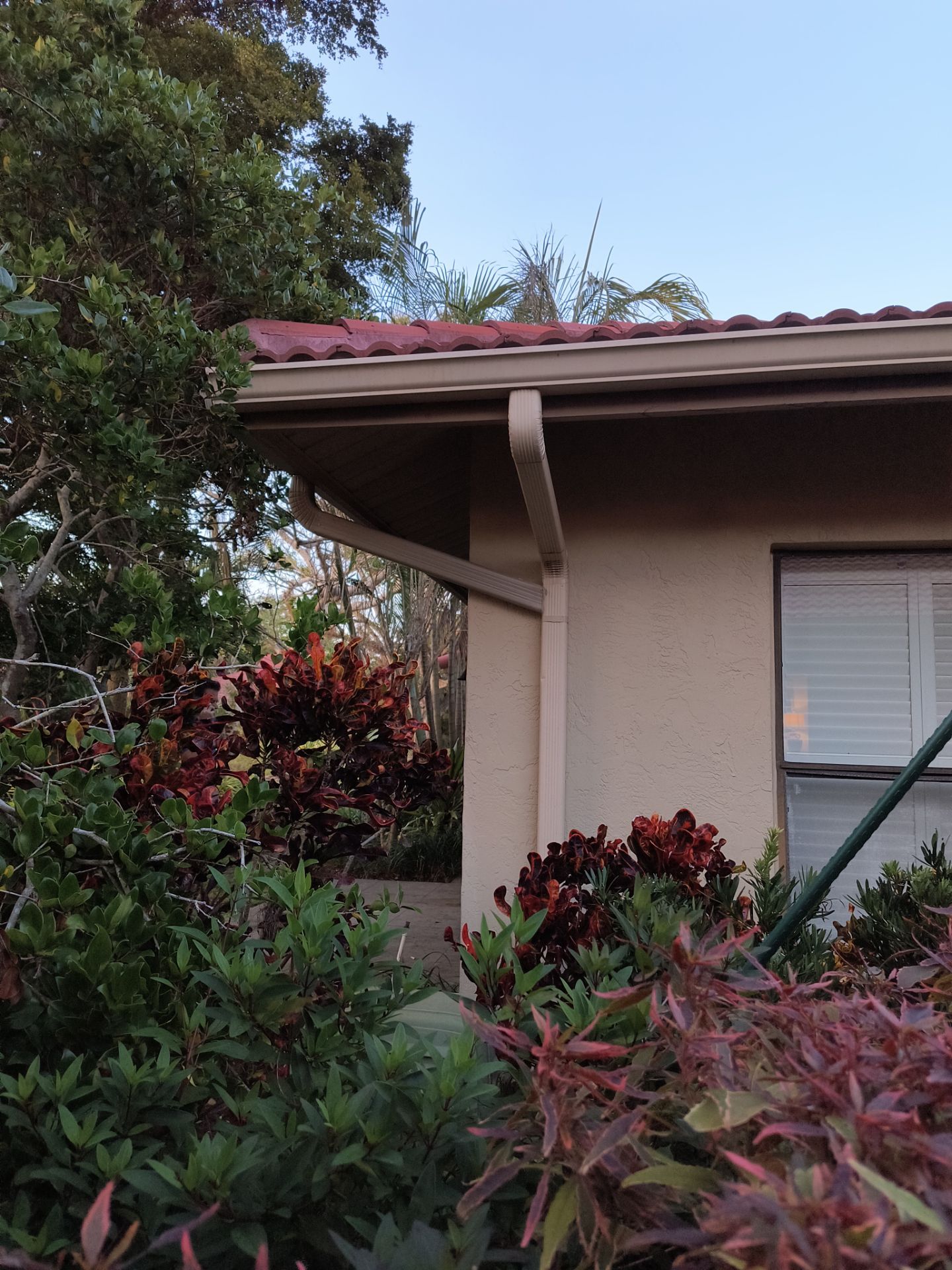 Seamless Gutter Installation in Sarasota FL by Gutter Professors