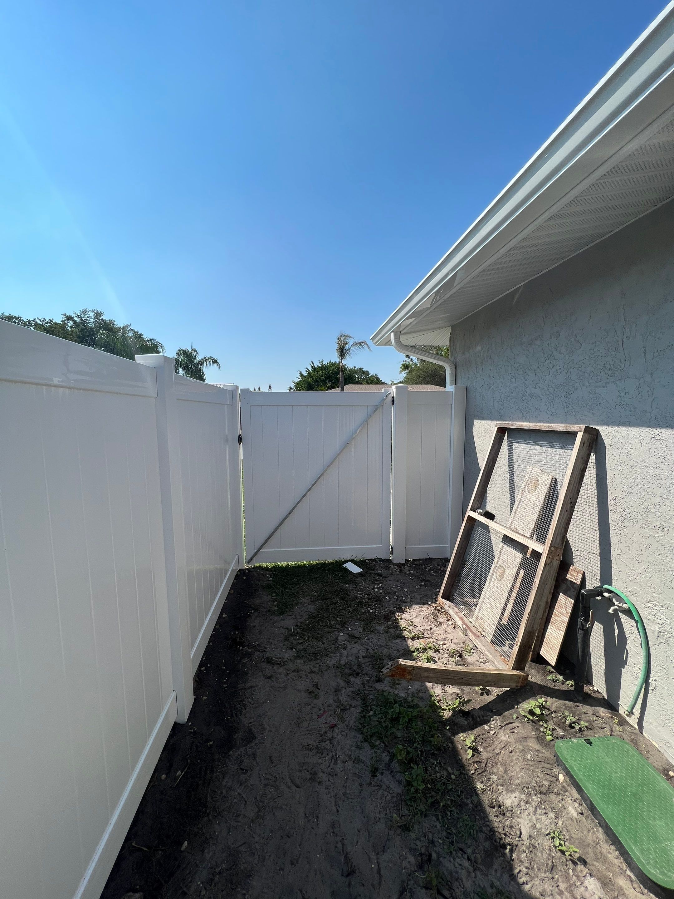 Sarasota, FL 6ft. Tall White Vinyl Privacy Fence by Asap fence and gates, LLC