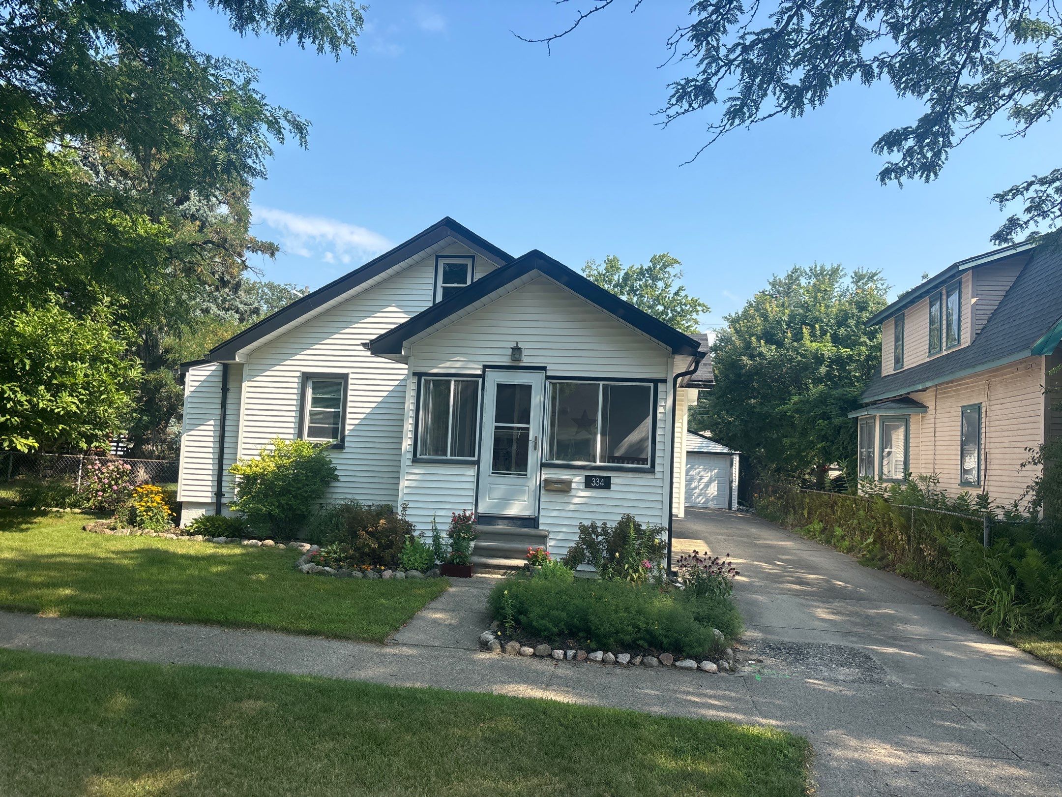 Roof Replacement using Owens Corning Onyx Black by 180 Contractors