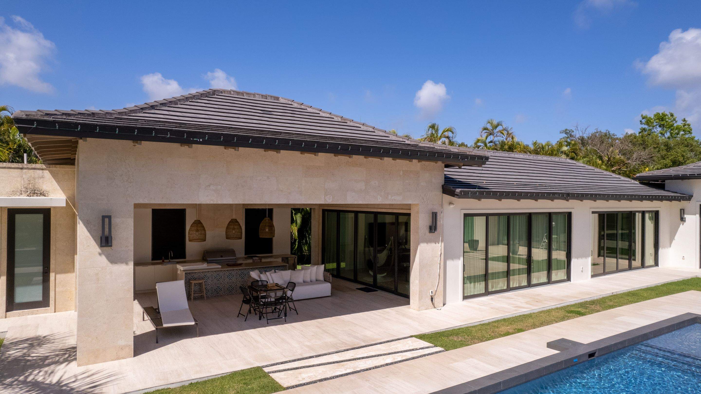Crown Windsor Slate - Charcoal Black Color by Istueta Roofing