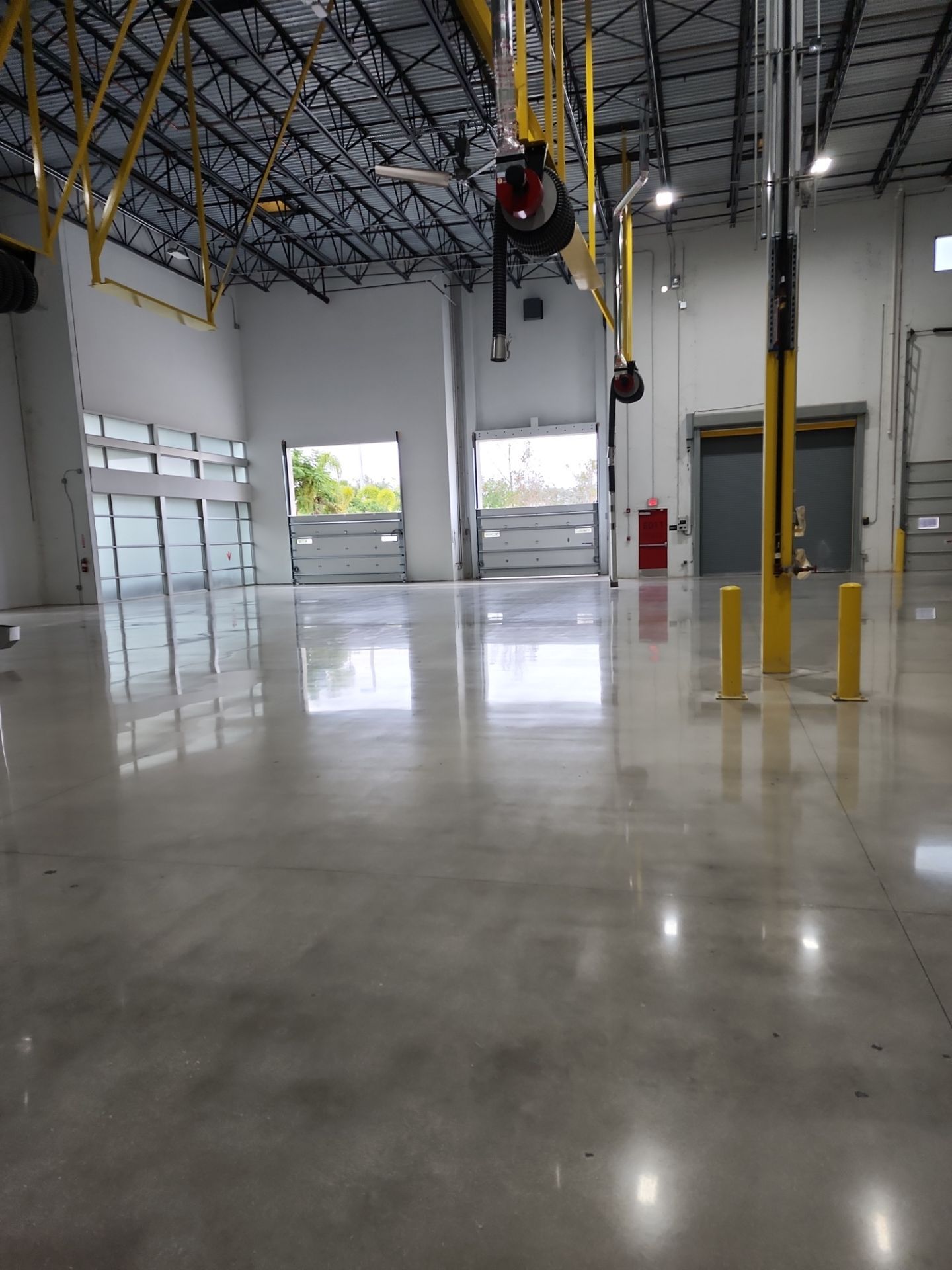 Pepsi Warehouse Concrete Polishing by Seamless Surfaces