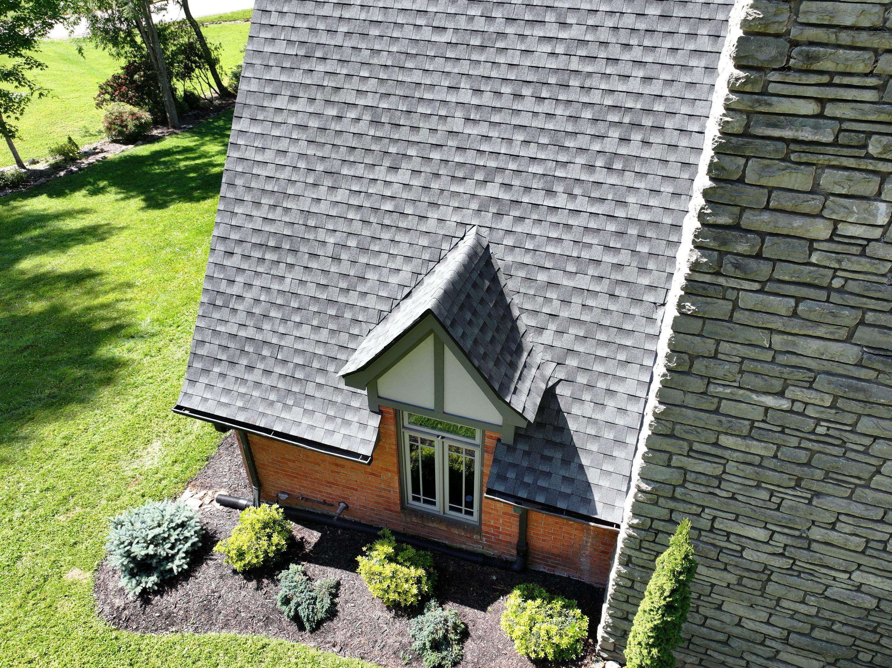 Cameron Residence by Omnia Roofing