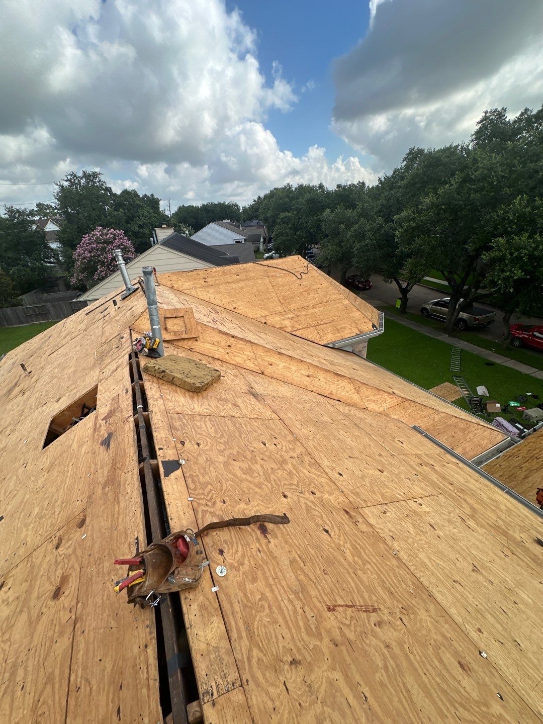 Residential Roofing Installation using Owen's Corning Duration (Lifetime) Shingles by Roof Repair Company