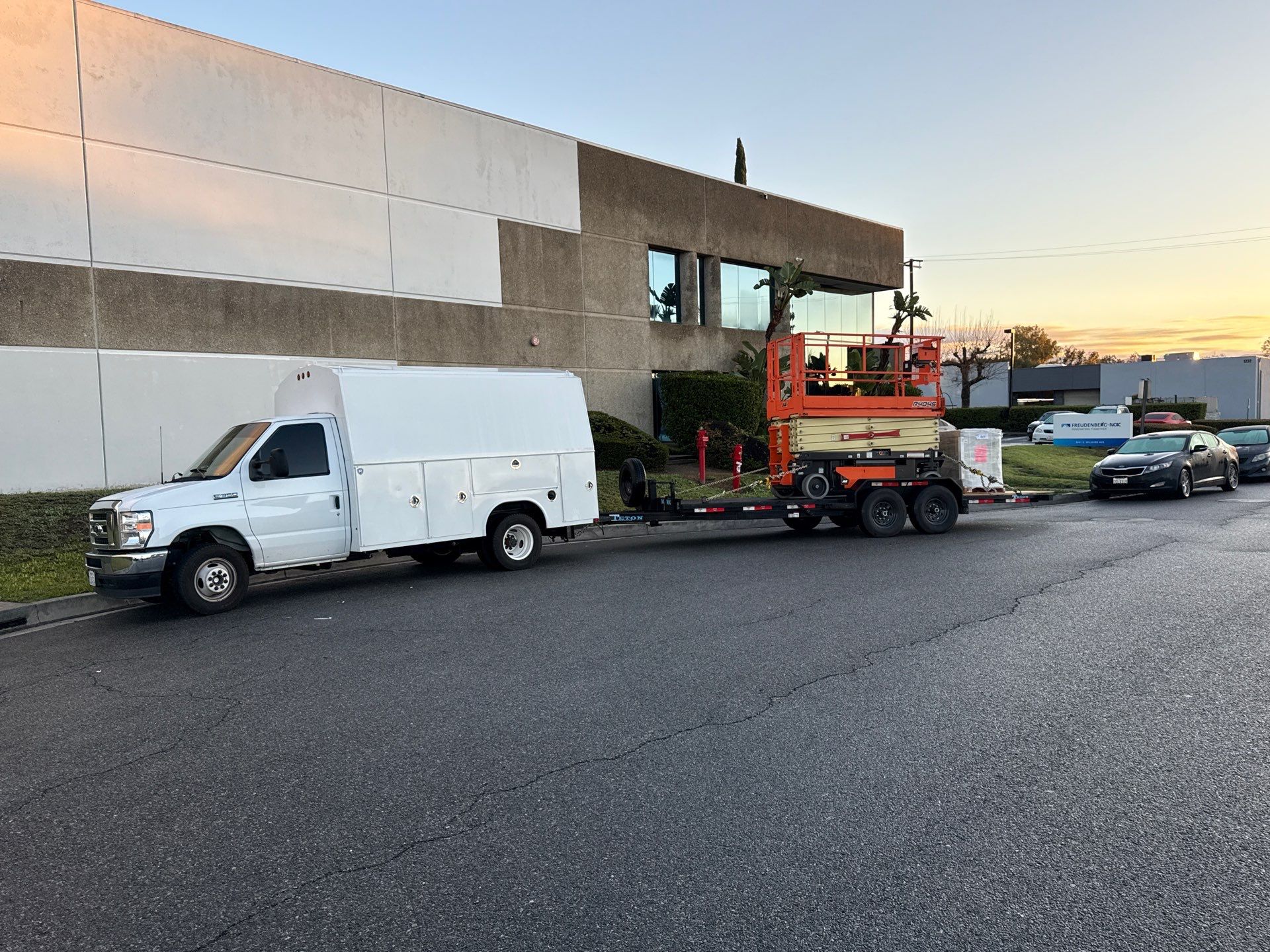 Manufacturing Plant using 0M4 Fiber Optics by Ring and Ping Inc.