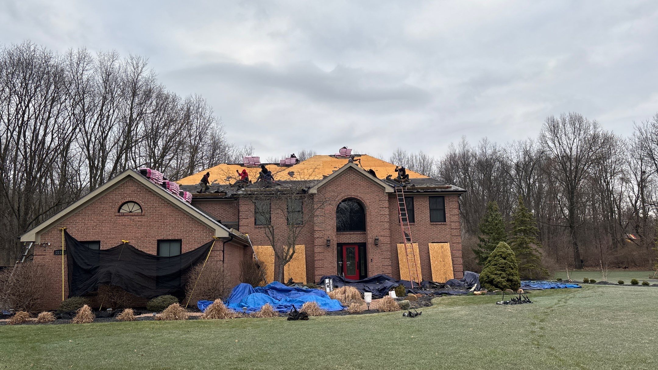 Roof Replacement using Owens Corning Onyx Black by 180 Contractors