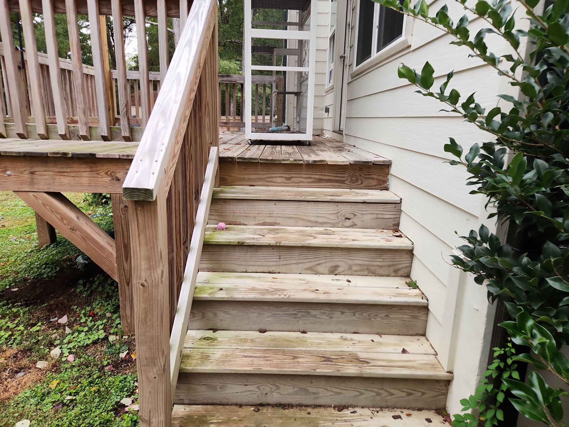 Wood Deck using Wood Sealant by DuraSeal