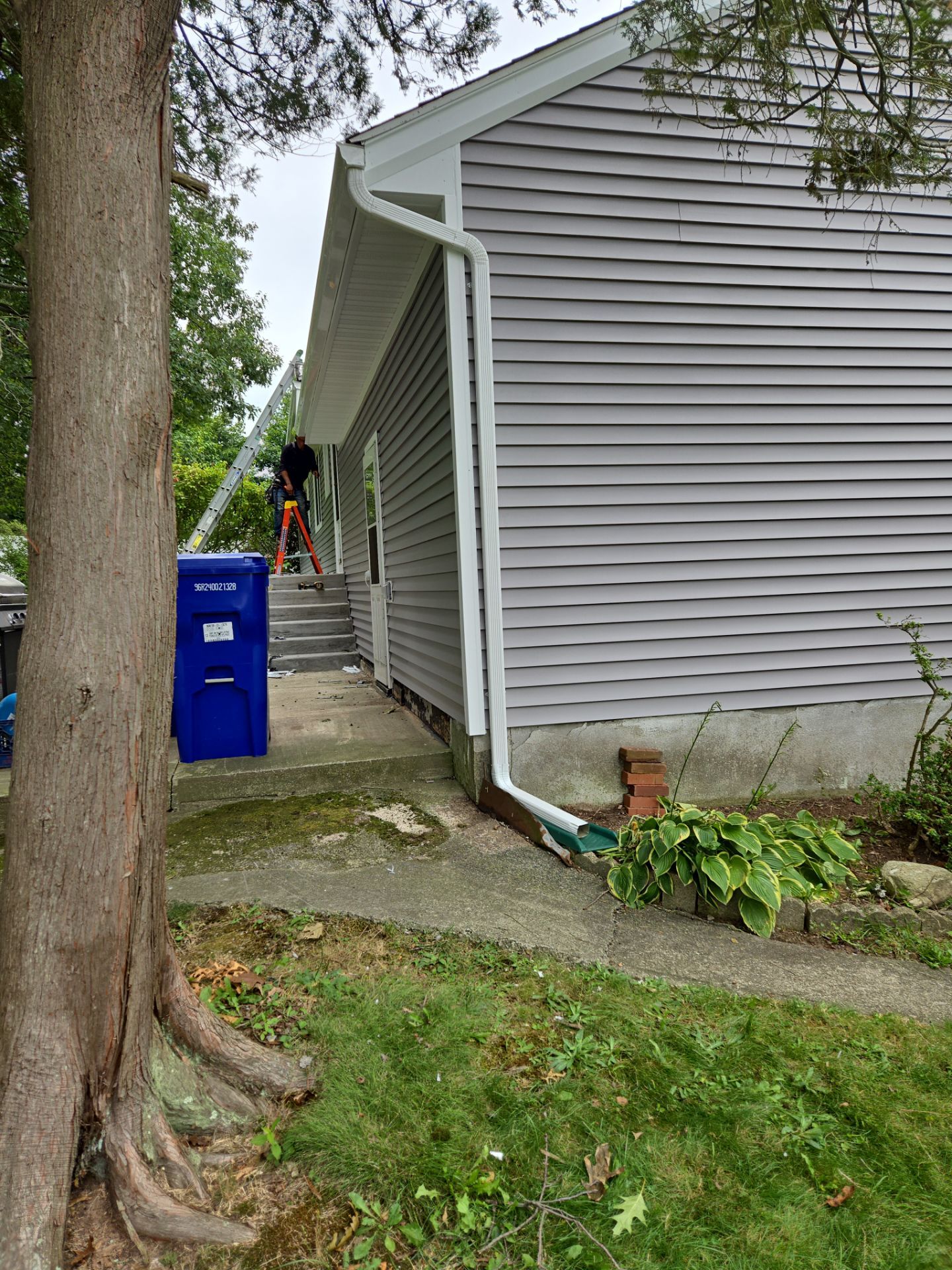 Siding Installation using CertainTeed Monogram Vinyl Siding - D4 - Granite Gray by A Plus Exterior