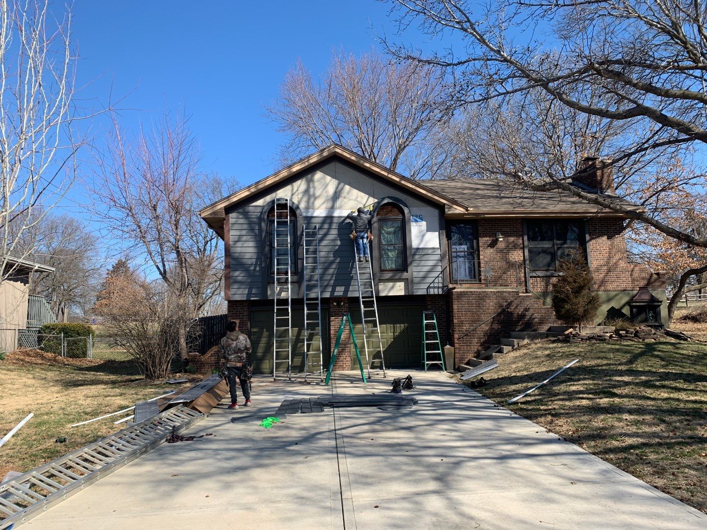 Siding Installation and Heartland Ultra install by EEC Windows, Siding & Roofing