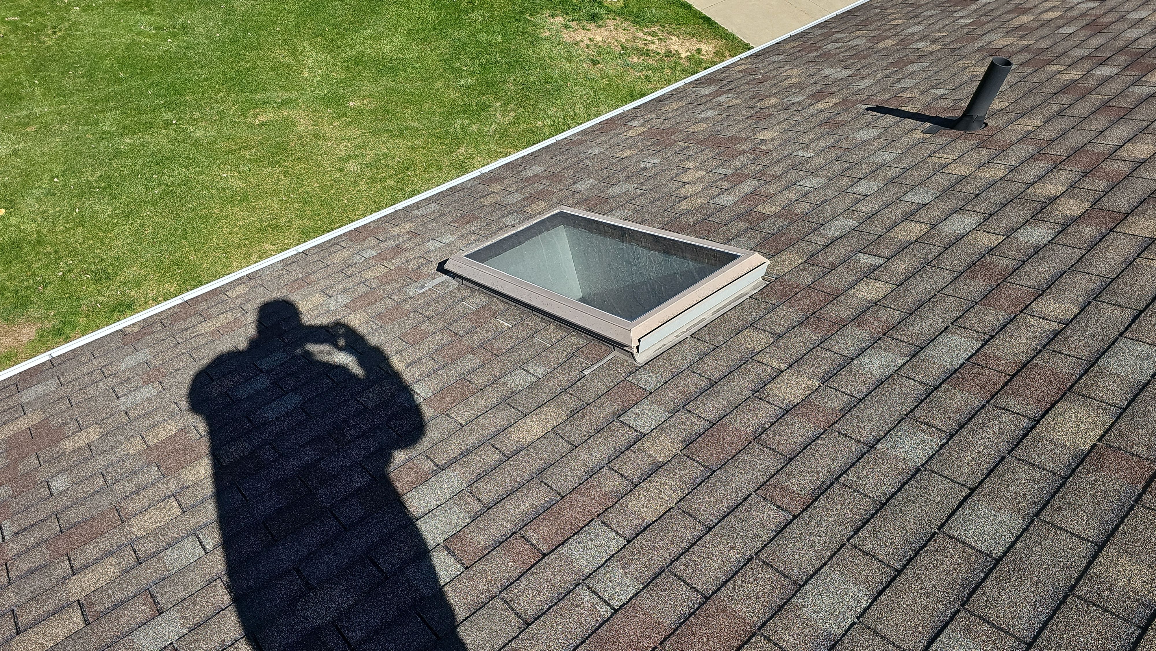 Atlas Pinnacle, Color, Coastal Granite, Drip Edge, Birch White by Eagle Eye Roofing