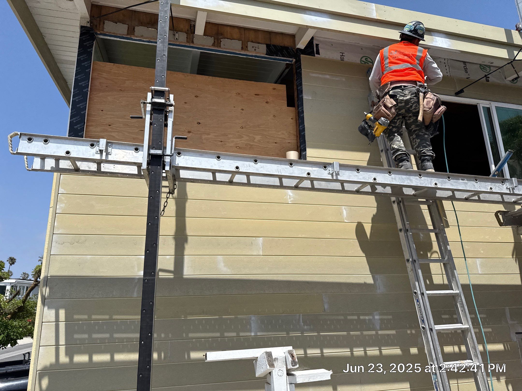 James Hardie prime V-grove by New Era Siding Inc 