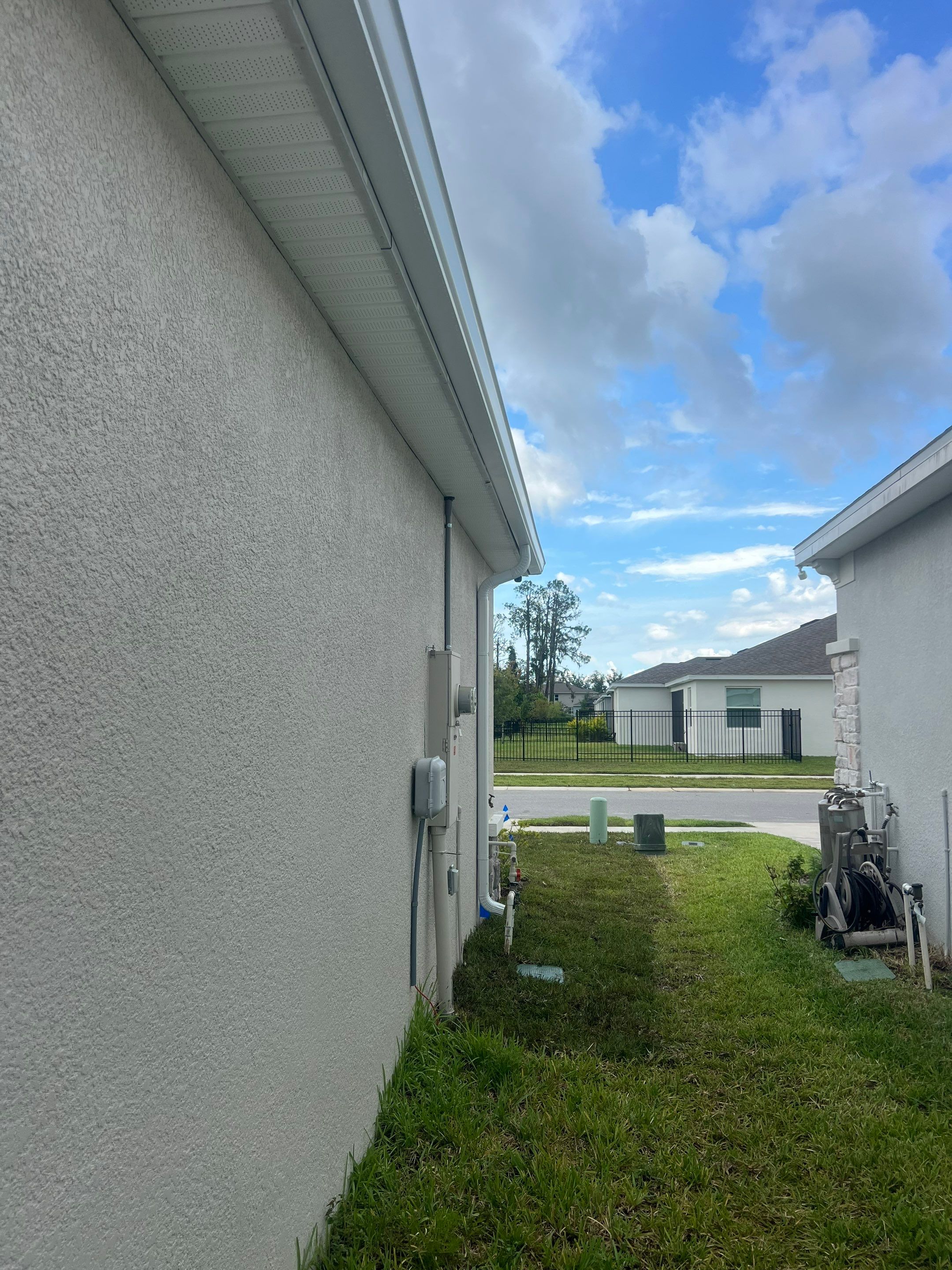 Seamless Gutters with Elegant Design in Lutz FL by Gutter Professors