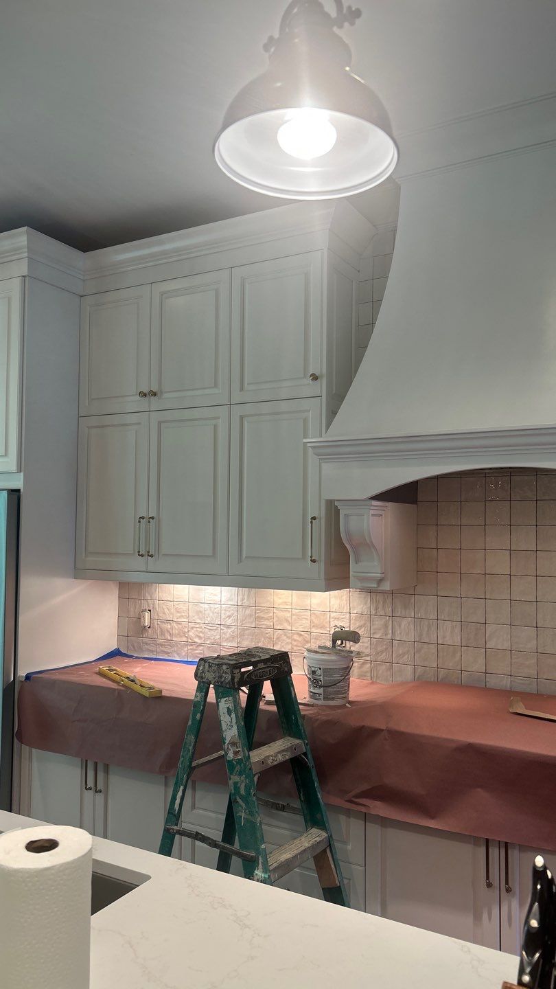 Brentwood Backsplash by Footprints Floors of Nashville