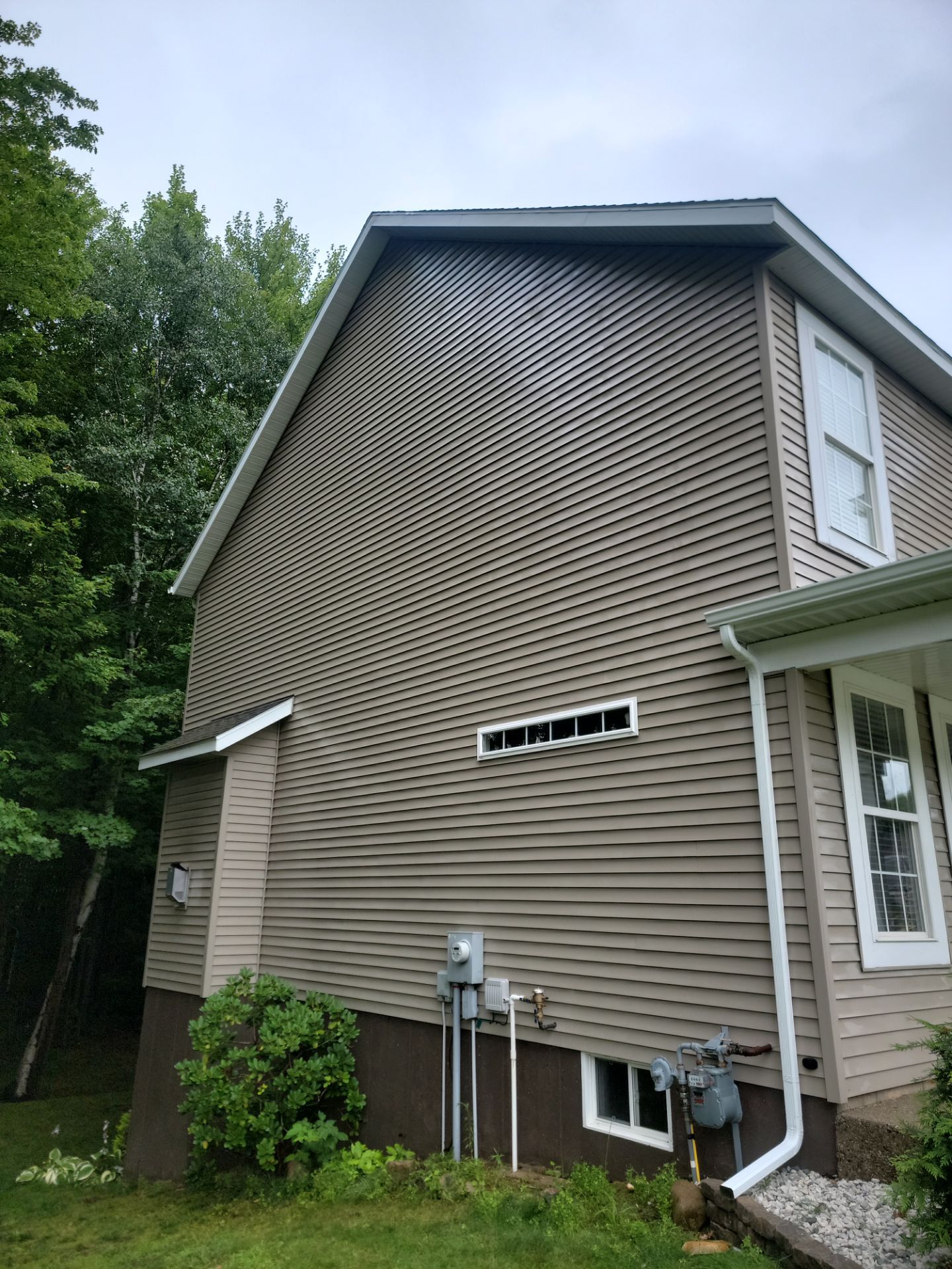 Exterior home painting. by Gordon Painting