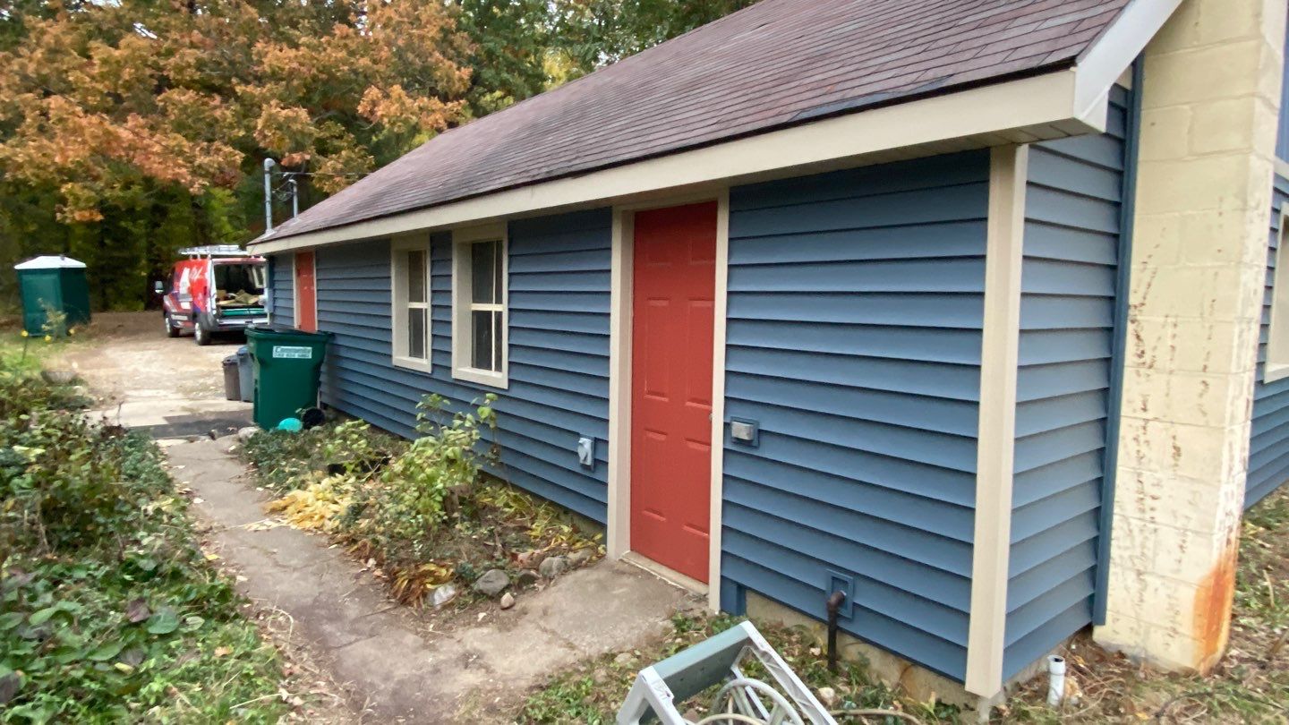 CertainTeed Monogram D5 Pacific Blue + Cedar Impression Shake Driftwood Blend & Pacific Blue + CertainTeed Board & Batten Pacific Blue by 180 Contractors