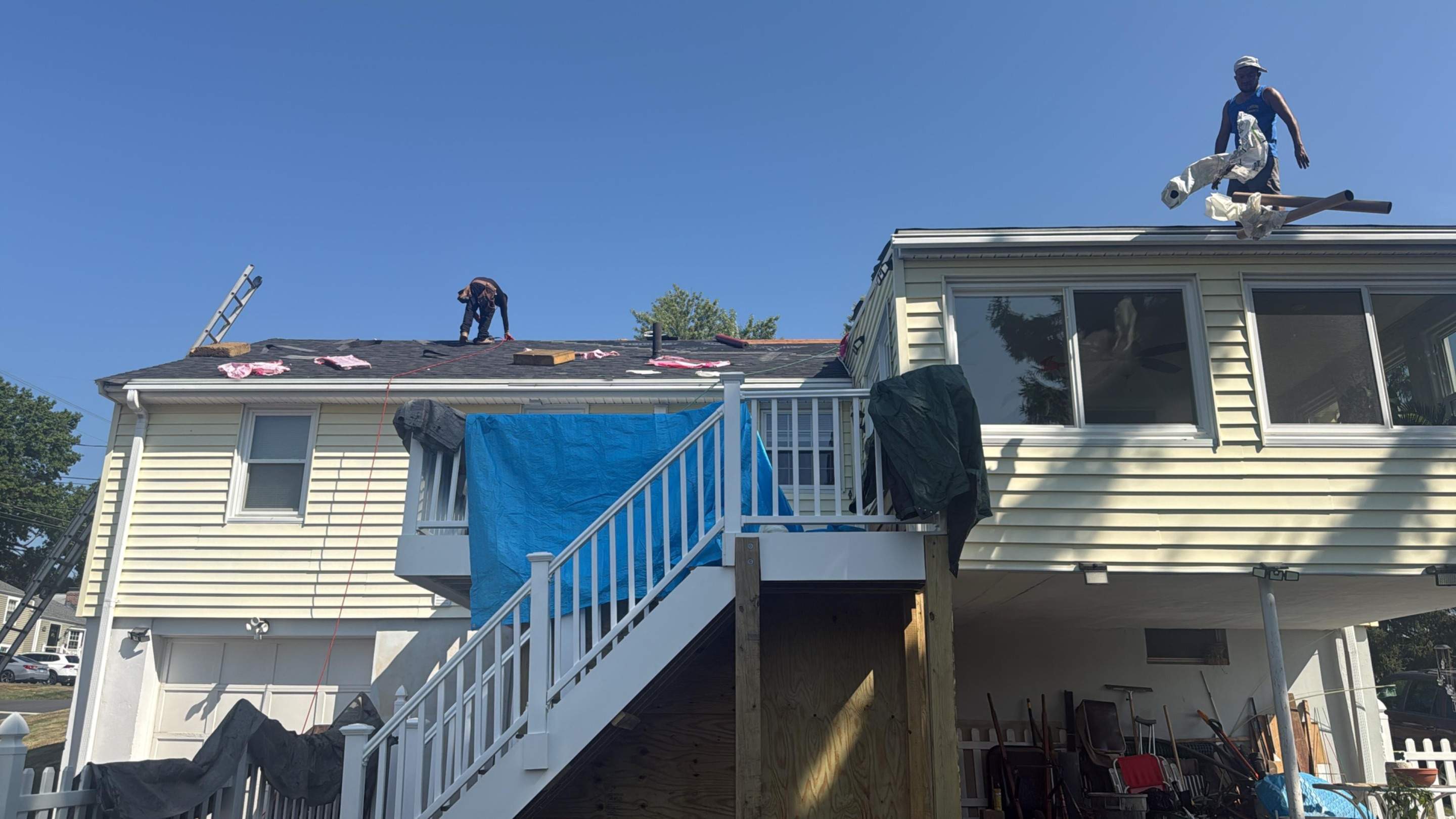 Full Roof Replacement in Newington, CT – Owens Corning Duration, Onyx Black by JOHNNYS PRO