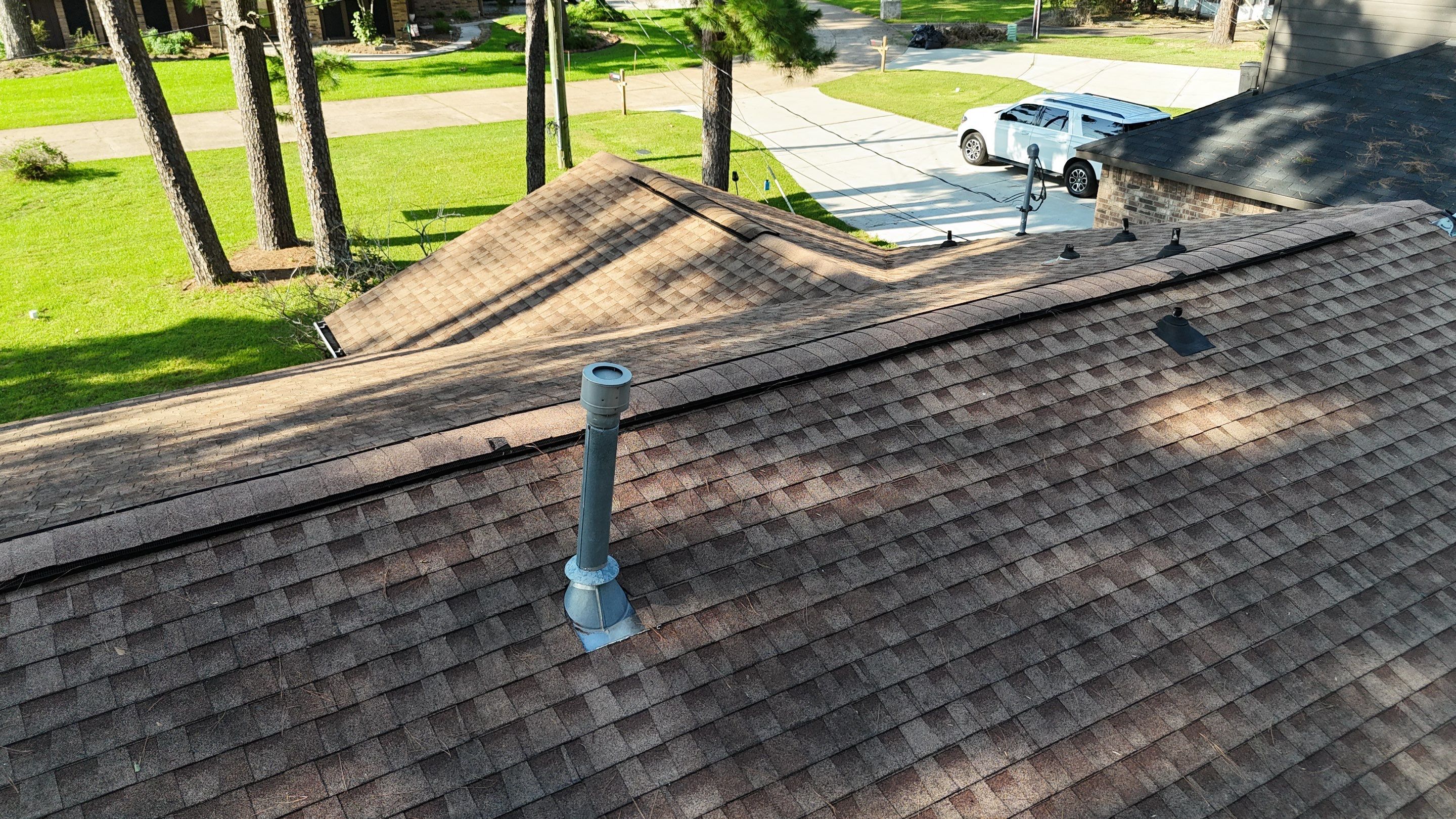 Crosby Roof Installation using Atlas Pinnacle Pristine by Modern BYLT Roofing & Construction