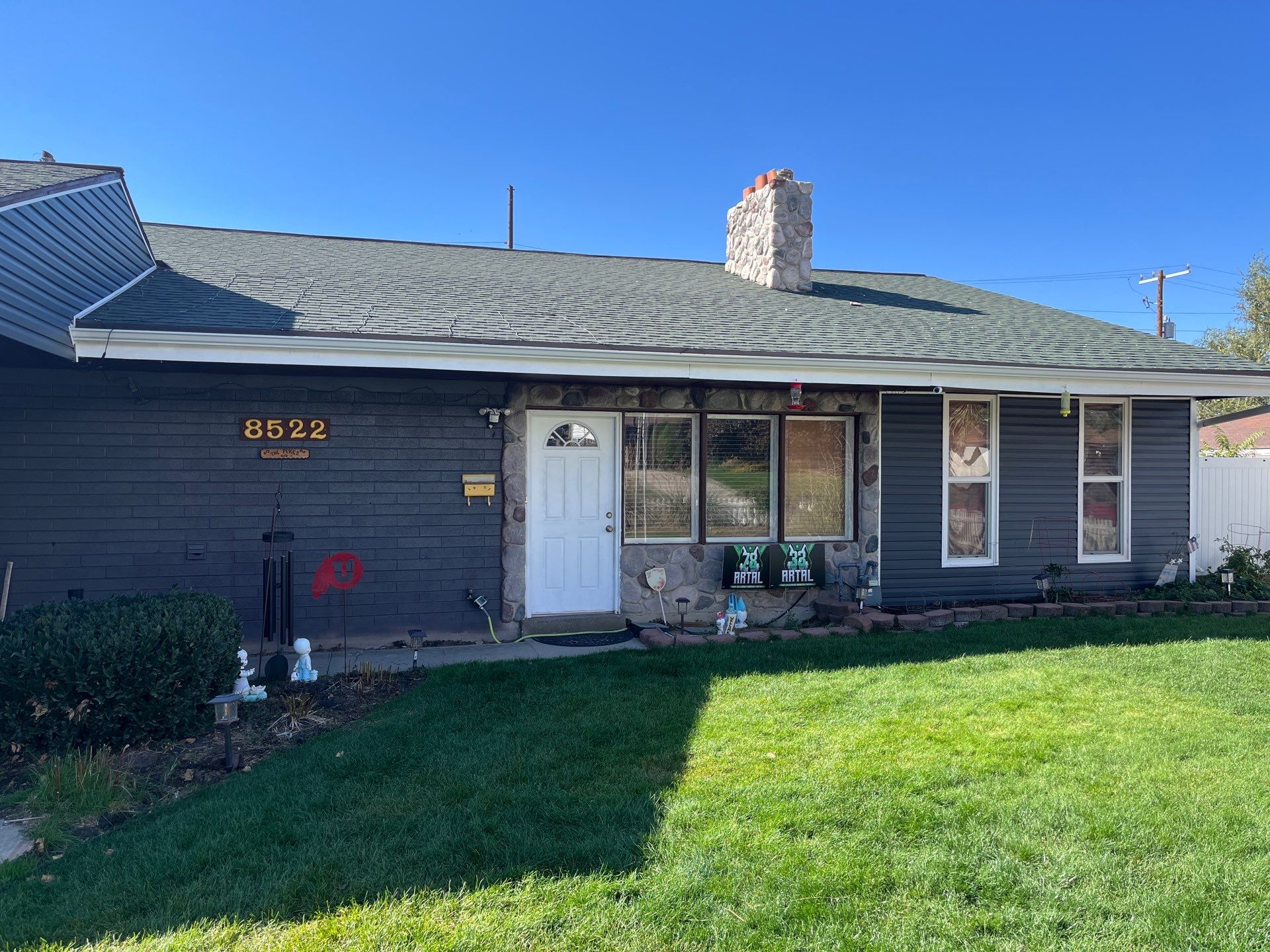Sandy | Cedar Overlay Vinyl Installation | Nightfall & White by Ideal Siding Utah