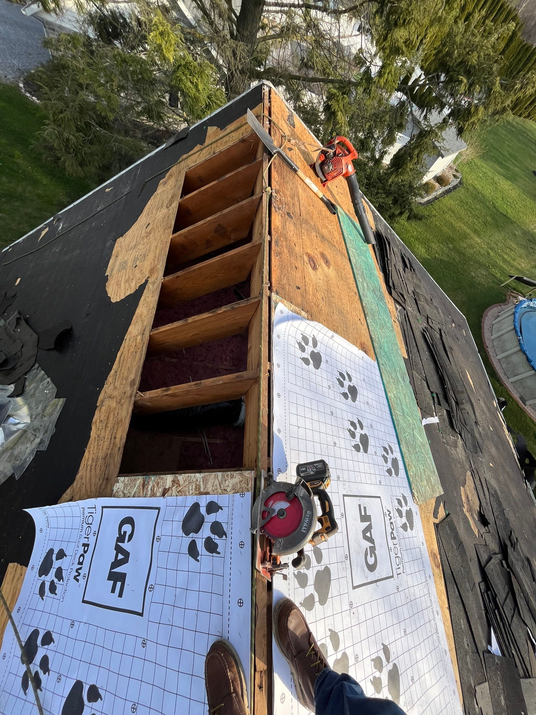 Cedar Falls Gaf roofing installation by Teflon Roofing
