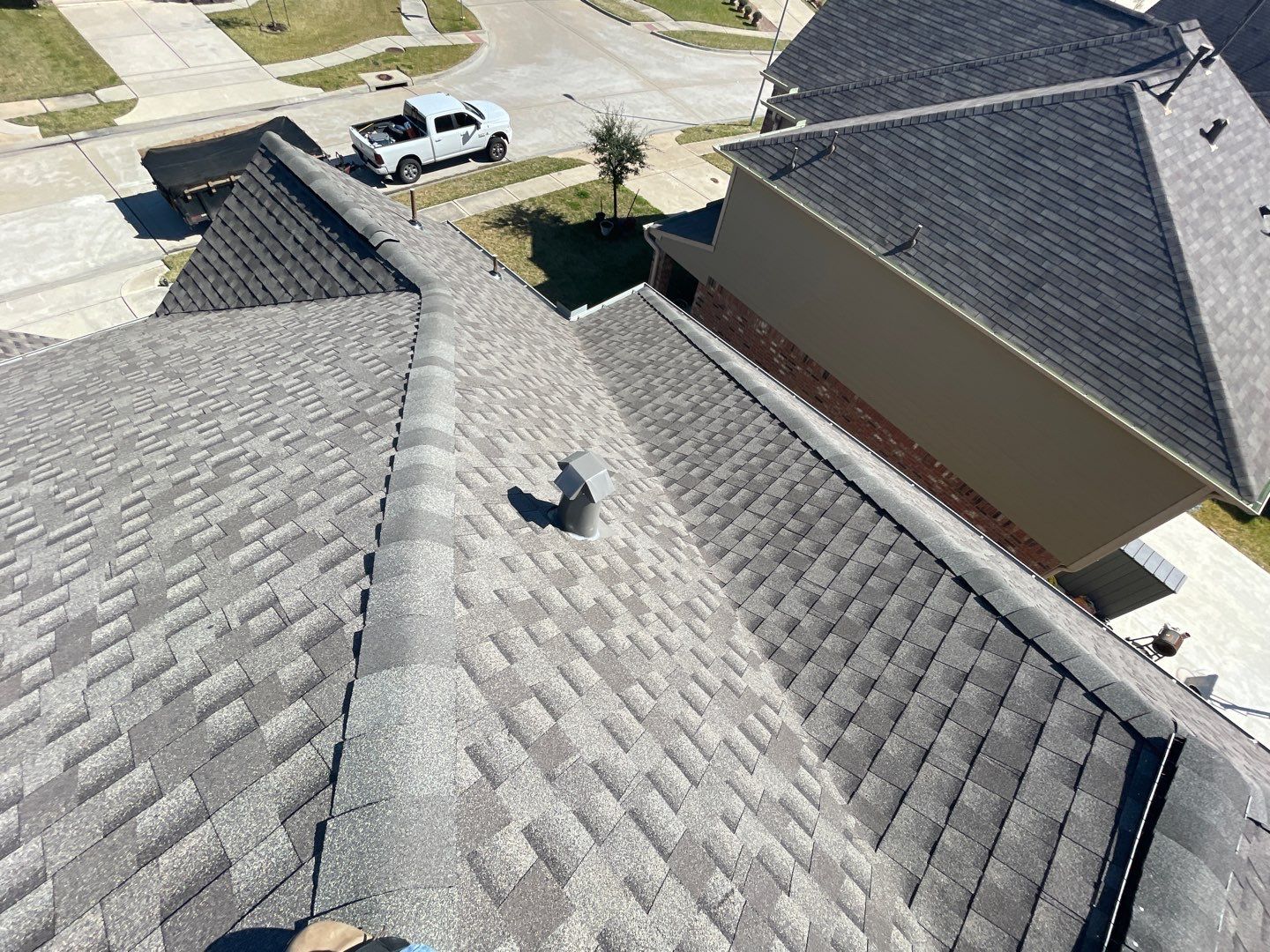 GAF HDZ - Weathered Wood by Elite Roofing LLC