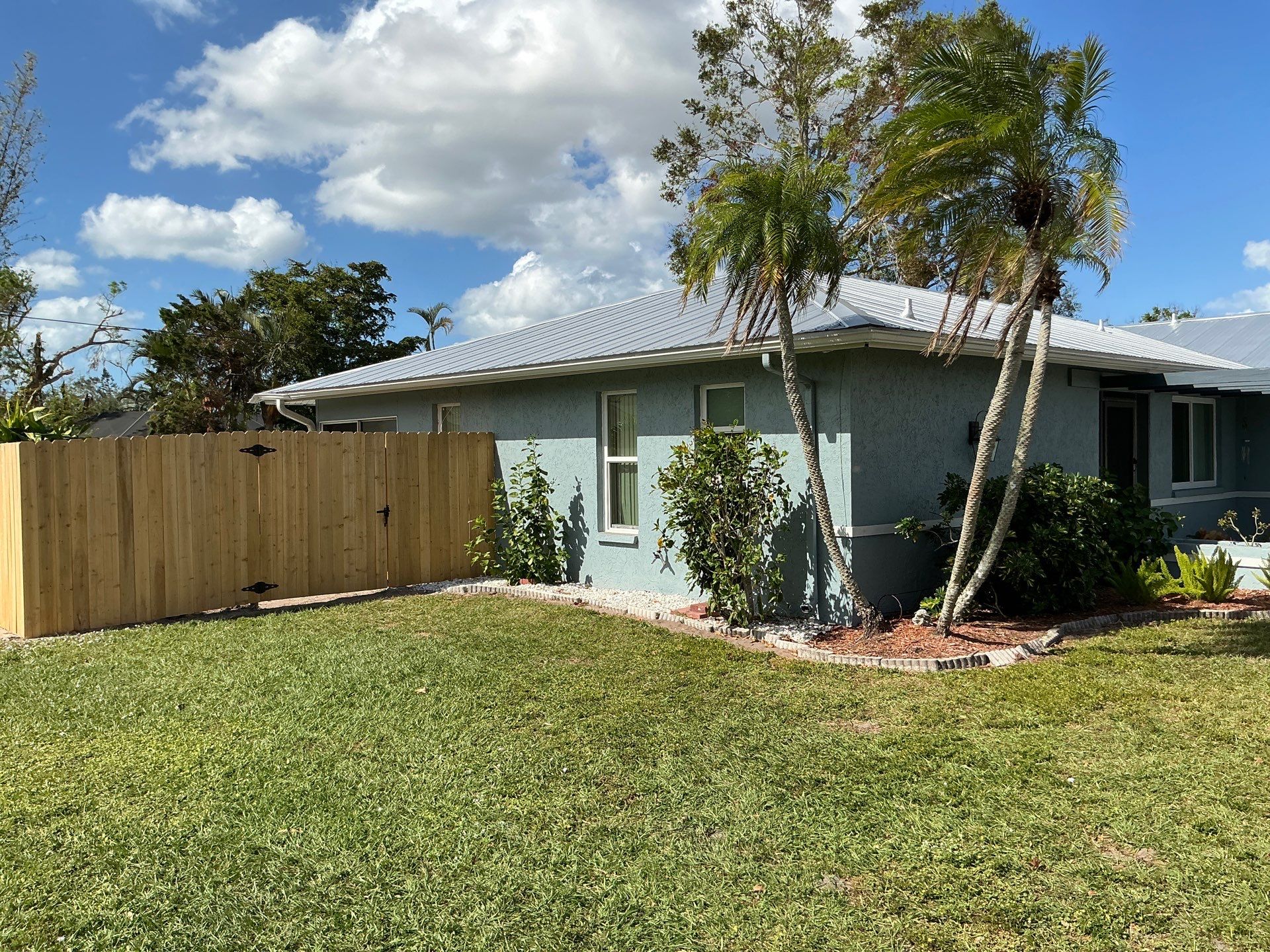 6-Inch Seamless Gutters in Sarasota FL by Gutter Professors