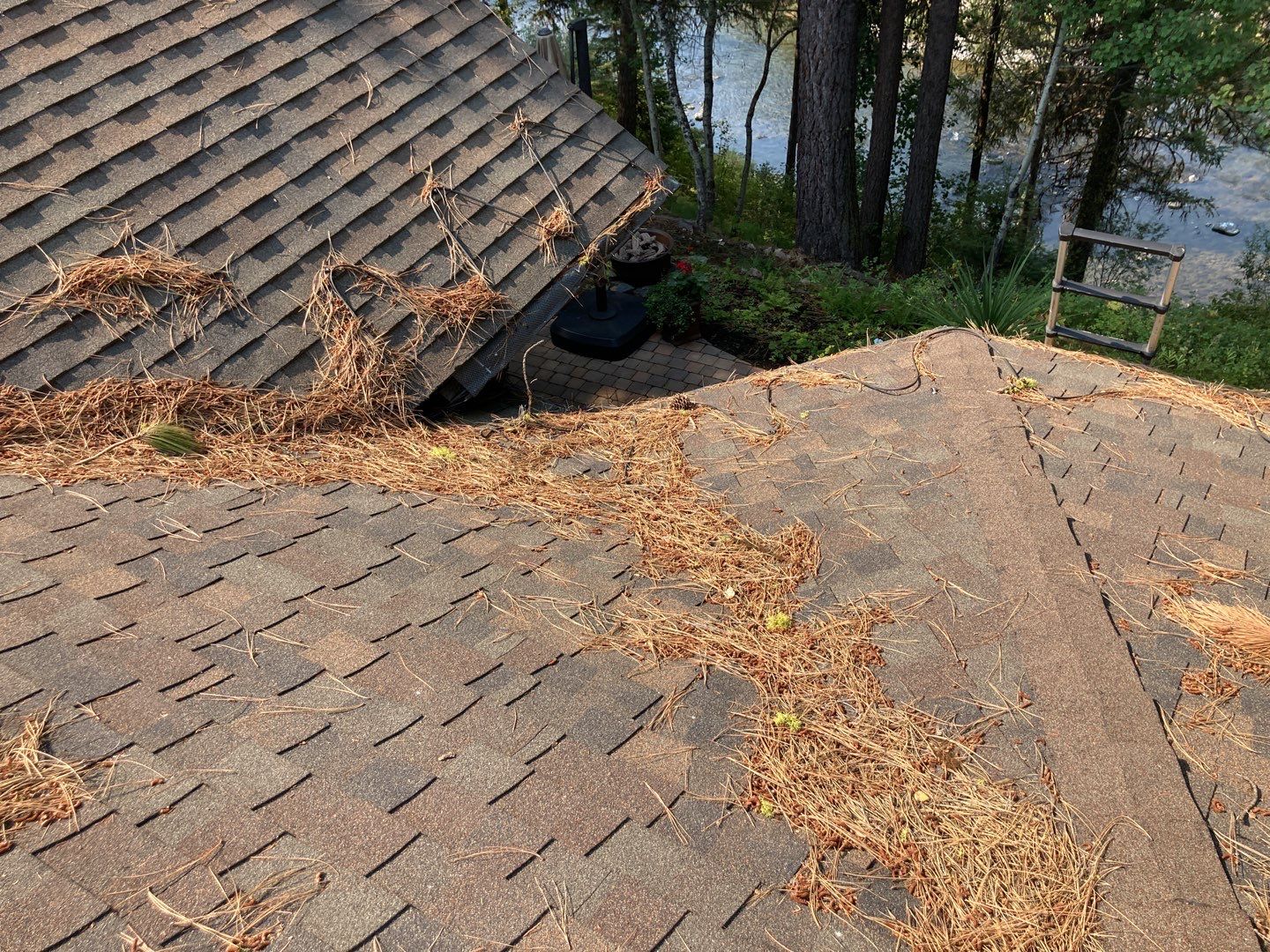 Two story new build gets a CertainTeed Landmark roof in Shenandoah  by ID Roofing LLC