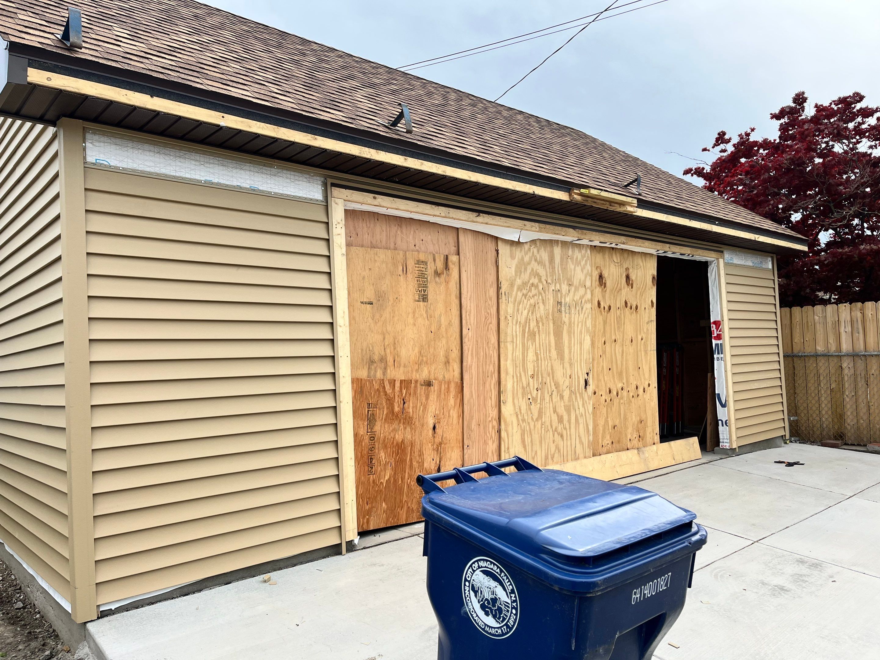 Garage by Ivy Lea Construction