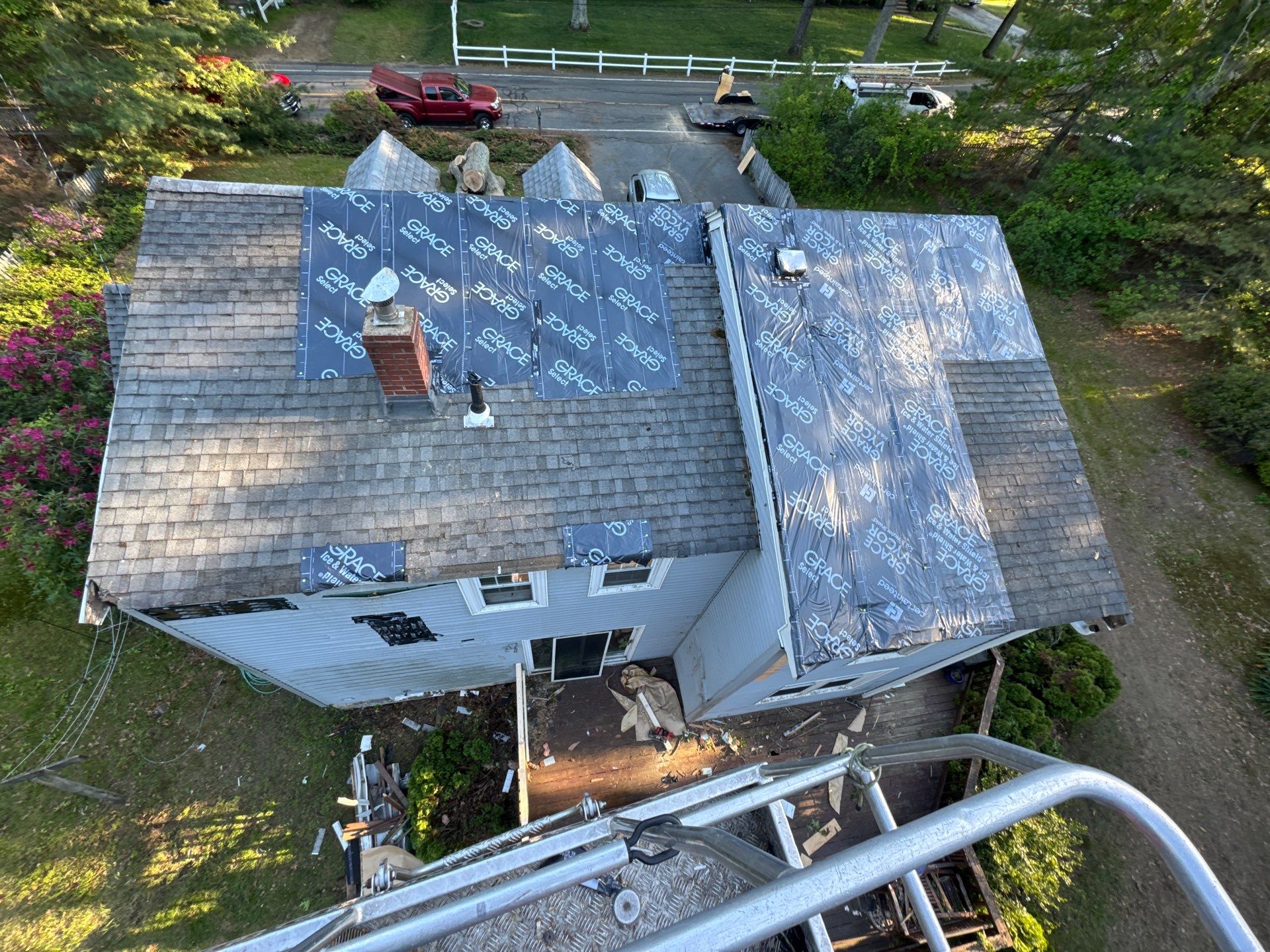 Emergency Temporary repair due to a Tree impact in North Reading by Boston Board Up