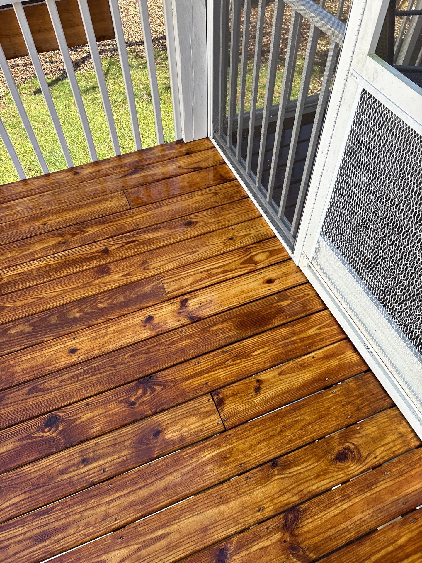 Wood Deck using Wood Sealant by DuraSeal