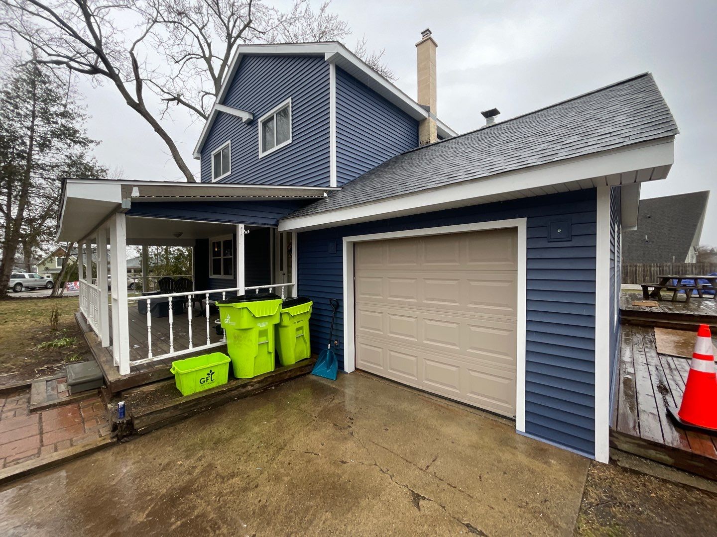 Siding Replacement using CertainTeed Restoration Classis D4 by 180 Contractors