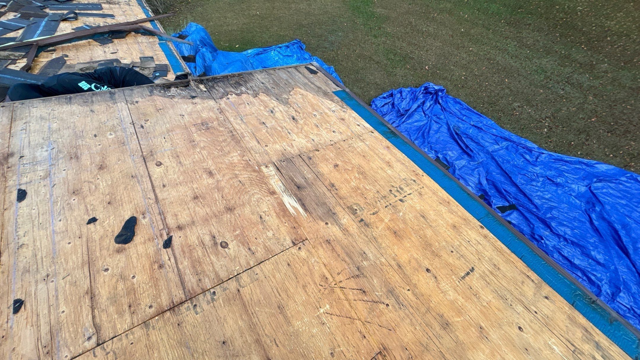 Roof Replacement using Owens Corning Sand Castle and Siding Replacement using Odyssey Plus D4" Wood Grain by 180 Contractors