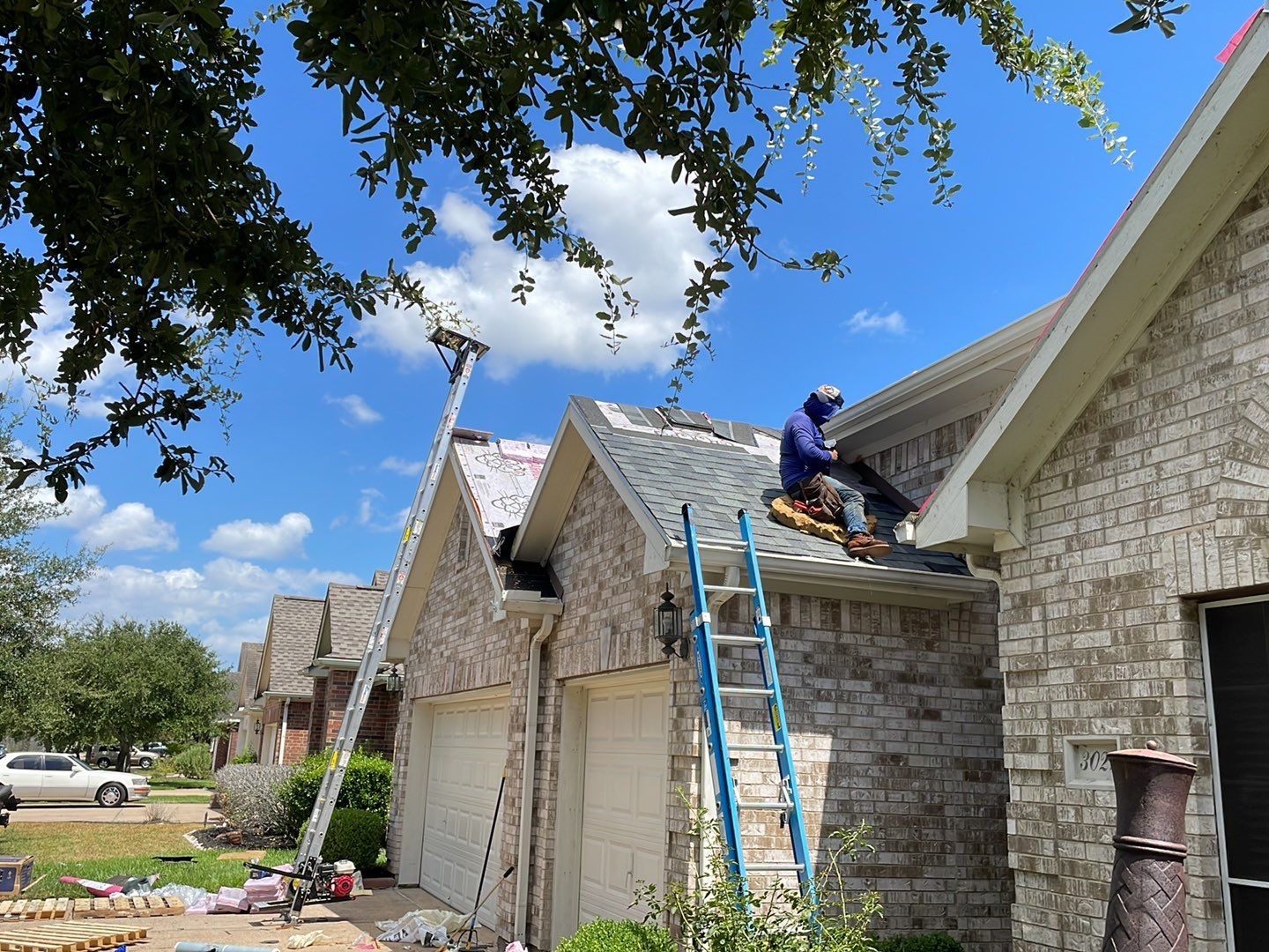 Residential Roofing Installation using Owen's Corning Duration (Lifetime) Shingles by Roof Repair Company
