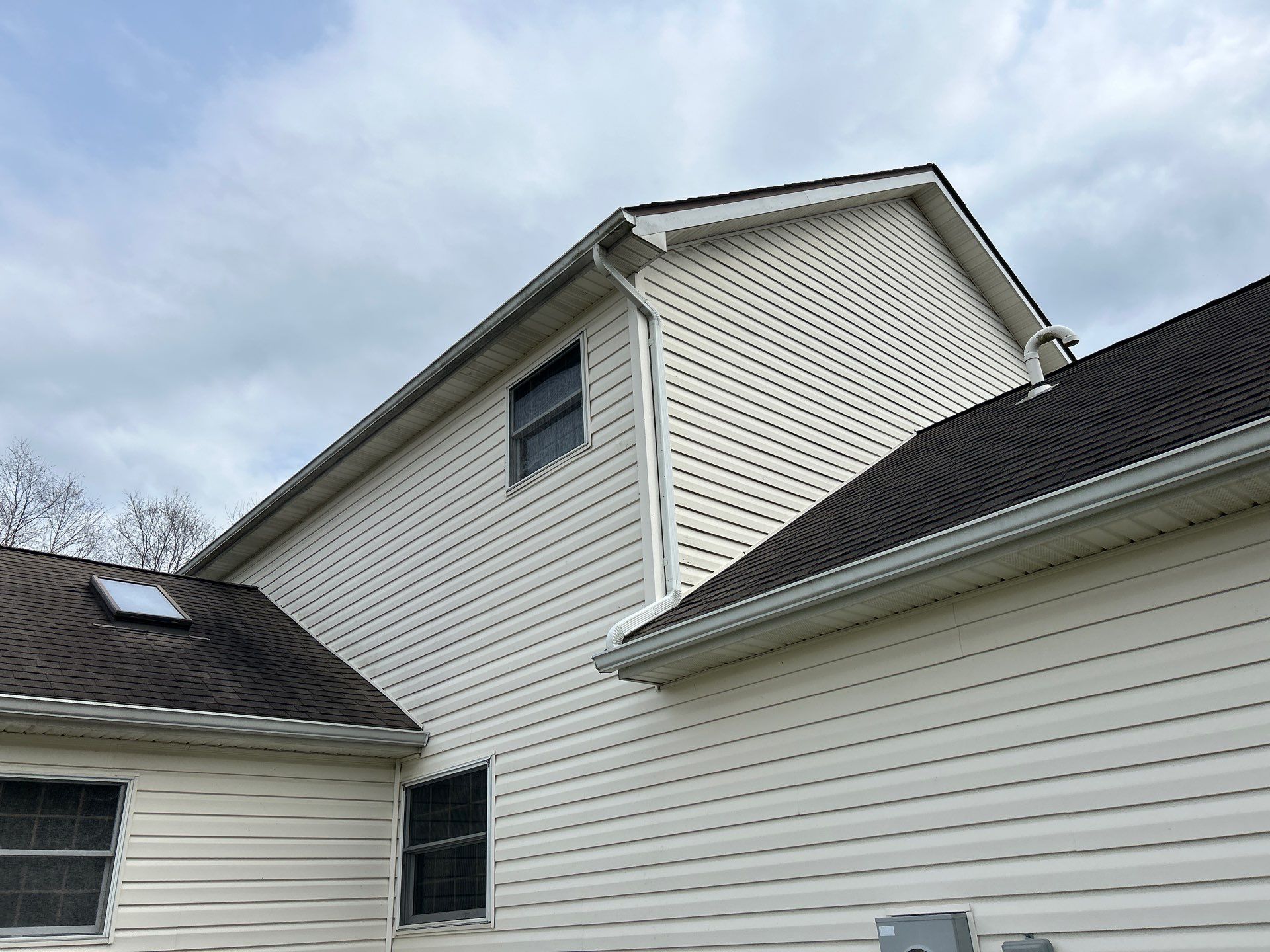 Residential Roofing Installation using Duration Series Shingles - Driftwood by RoofX 