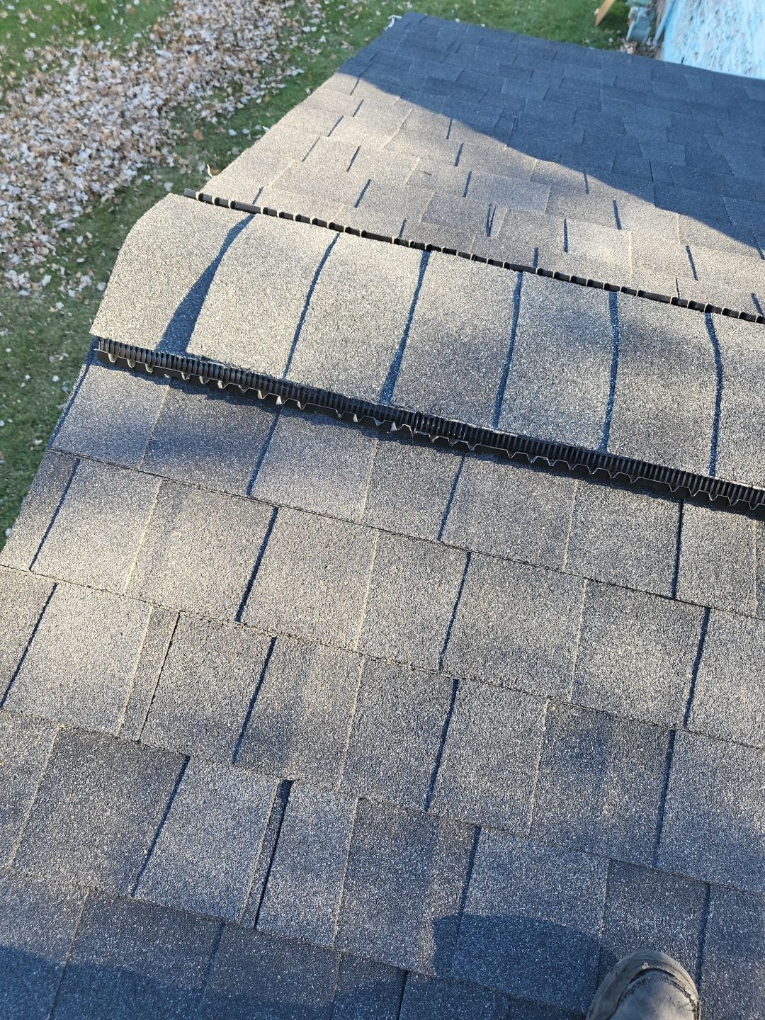 ATLAS PINNACLE COLOR: BLACK SHADOW DRIP EDGE: WHITE by Eagle Eye Roofing