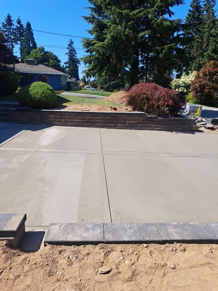 Justin | Retaining Wall, Landscape Project  by Jireh Asphalt & Concrete Inc 