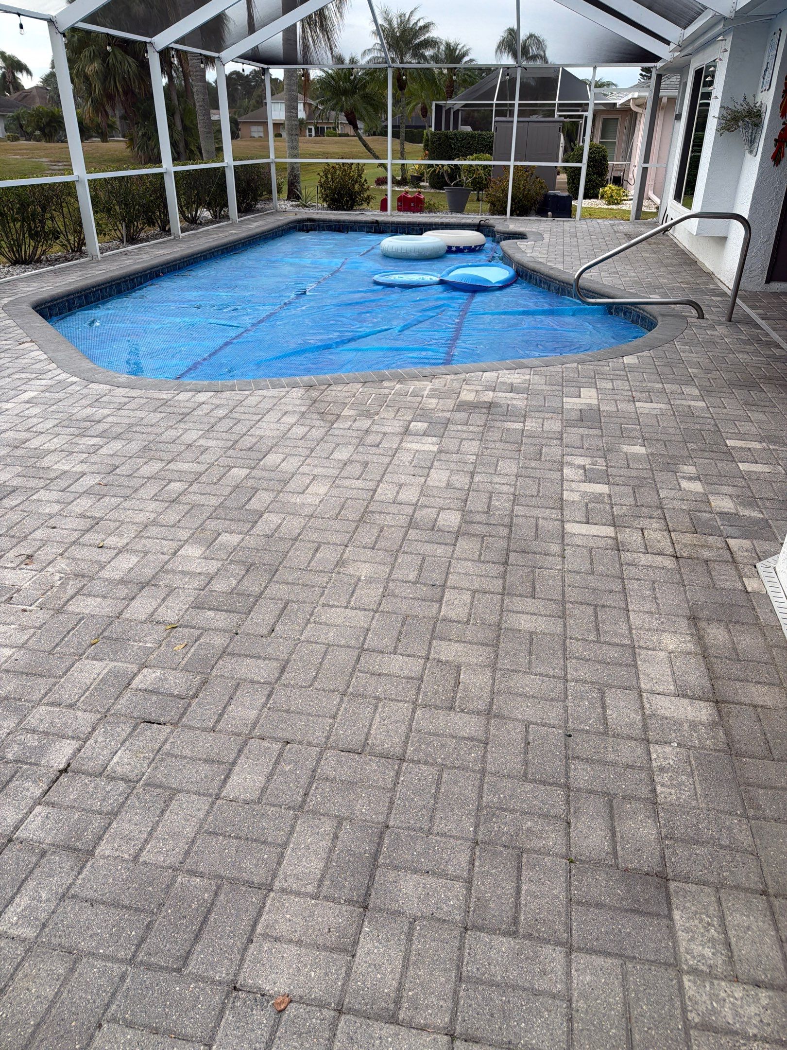 Paver Sealing for Screened Pool Deck in Sun City Center by Supreme Paver Experts