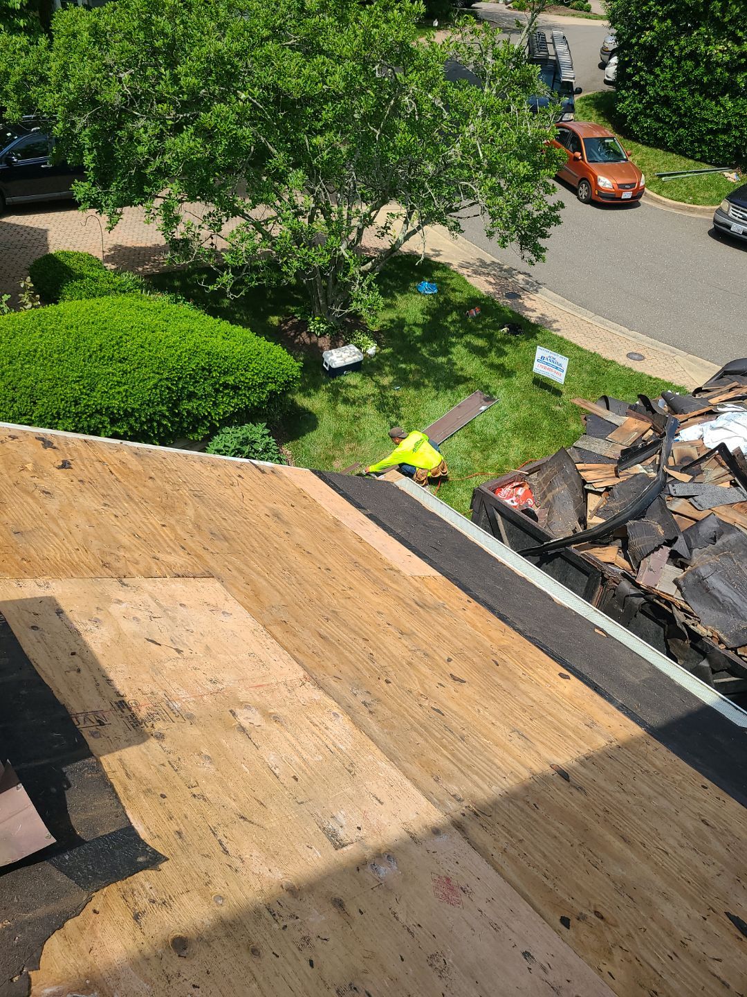 Arlington: CertainTeed Grand Manor Designer Shingles in Weathered Wood by RM Banning, Inc.