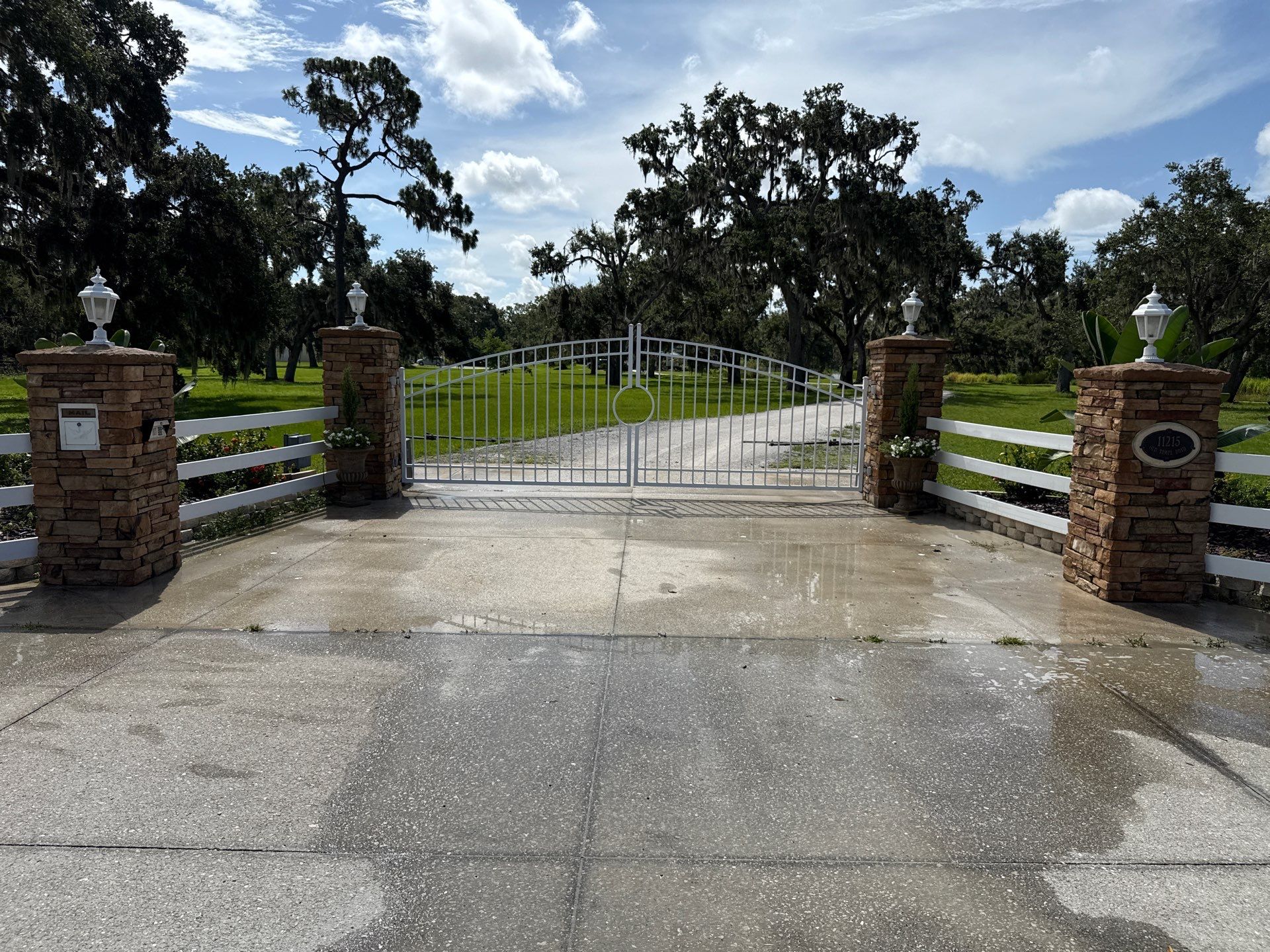 🐎 Vinyl Horse Fence, Entrance Cleaning + House Wash – Parrish, FL by Sunshine AquaWash