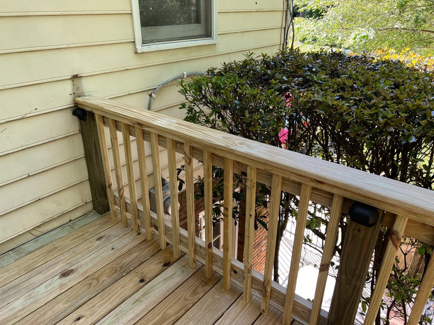 Oak Leaf Circle - Deck Installation  by Pillar and Pine