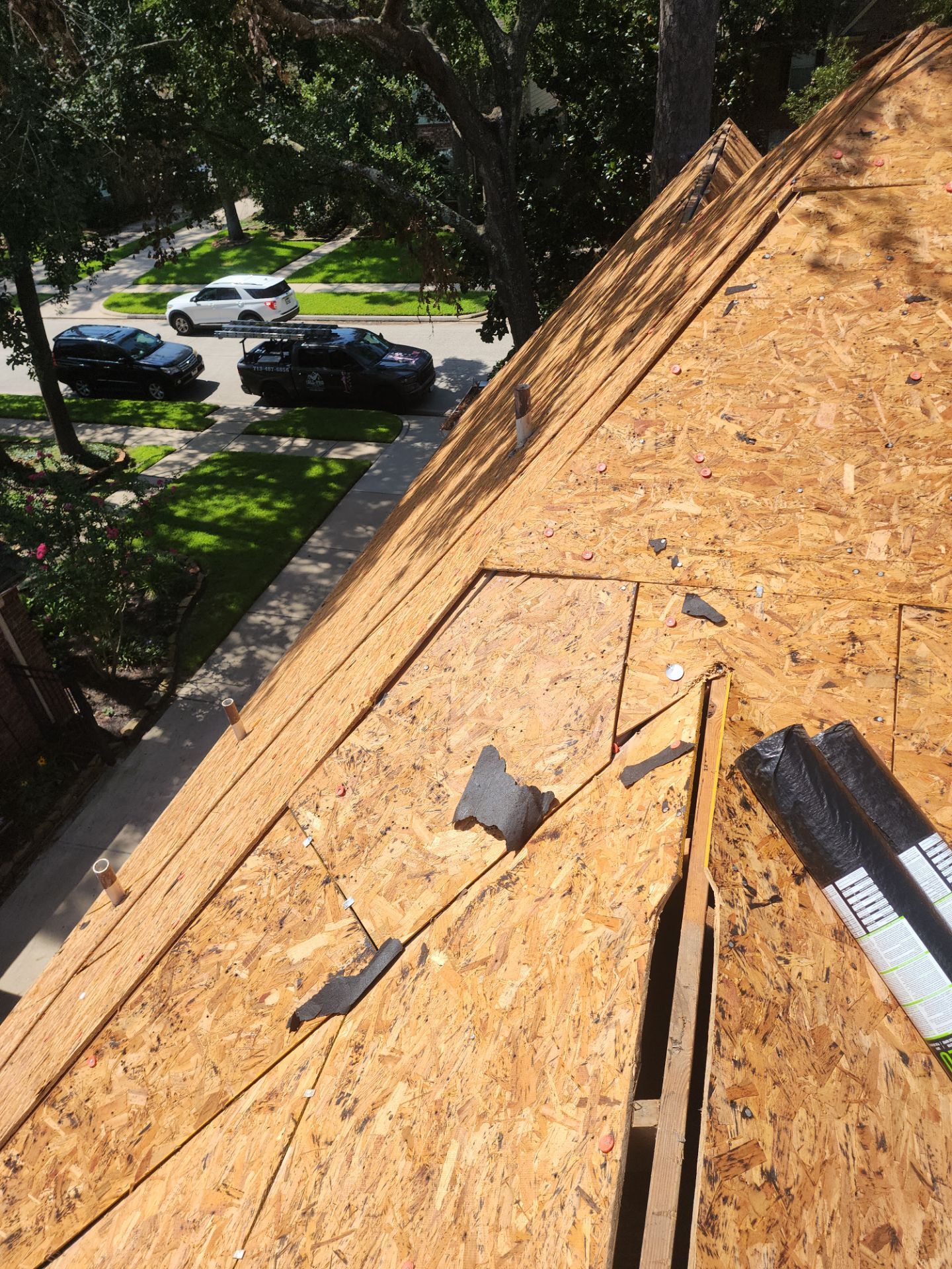 Residential Roofing Installation using Owen's Corning Duration (Lifetime) Shingles by Roof Repair Company