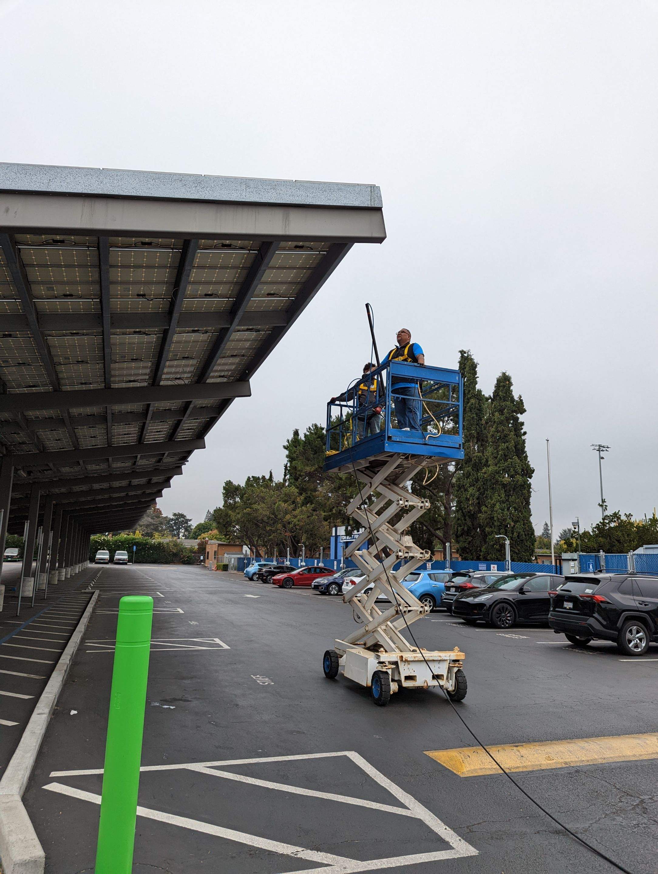 Los Alots Commercial Solar Panel Cleaning by All One Solar Shine