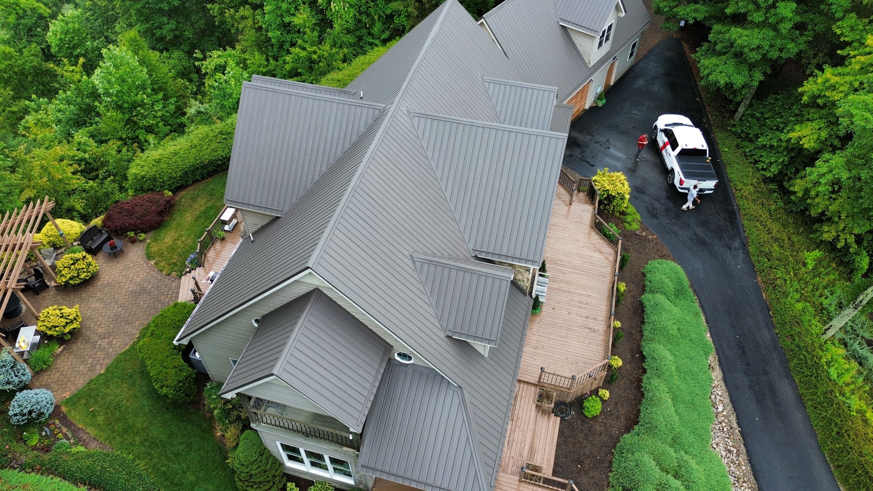 James Residence by Omnia Roofing