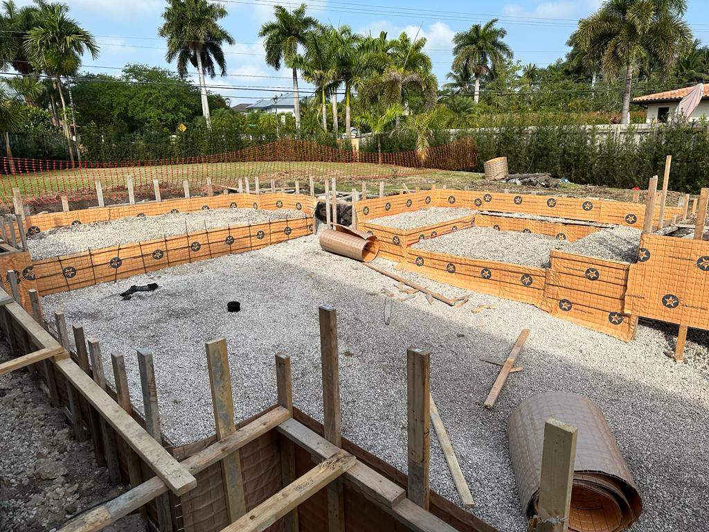 Project in MIAMI LAKES by ROSMEL POOLS INC