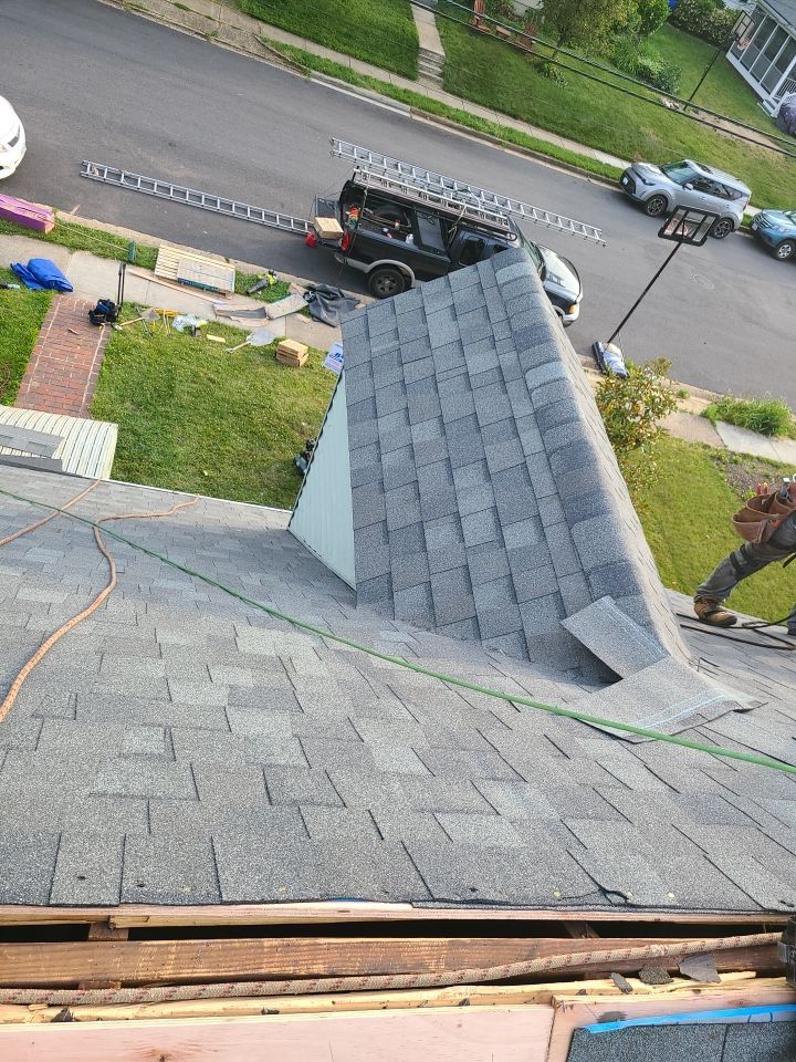 Arlington: CertainTeed Landmark Architectural Shingle in Georgetown Gray by RM Banning, Inc.