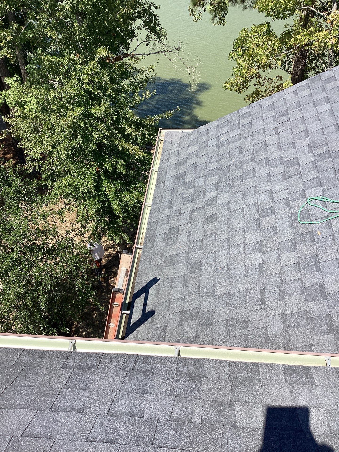 Commercial gutter cleaning Houston after photo with clean gutters