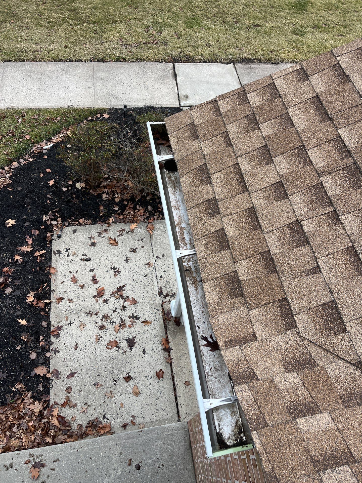 Gutter Cleaning in Branchburg, NJ by Clearview Washing