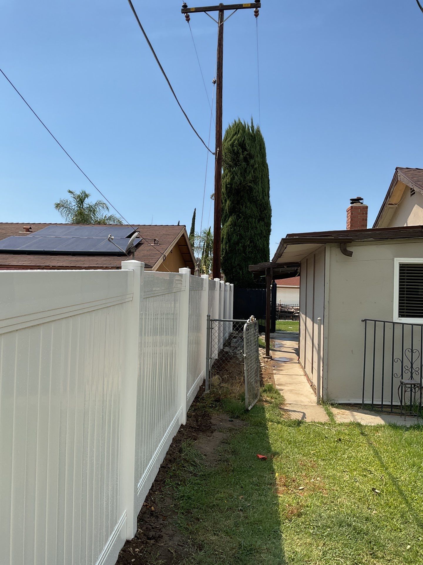 Fence Installation using Vinyl by Fence Guys Inc.