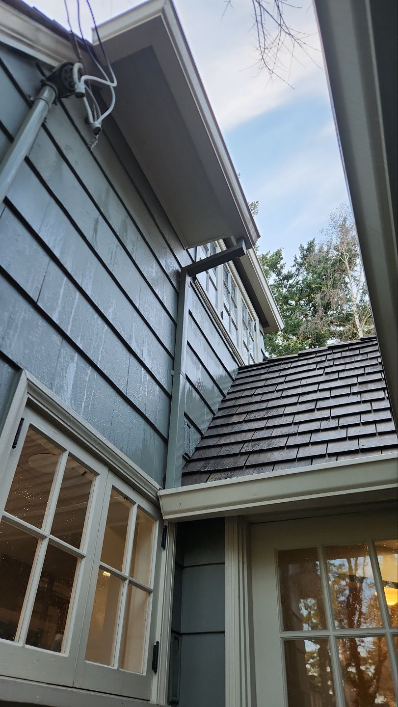 Gutter Guard Installation using Gutter Glove by Willamette Outdoor Wash LLC